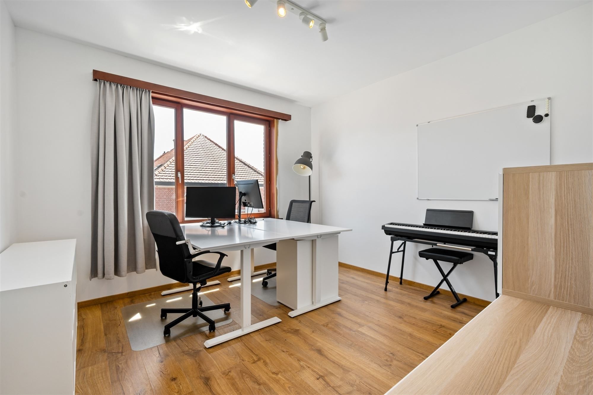 Instapklare woning met 3 SLPK aan de vaart te Mechelen. foto 13