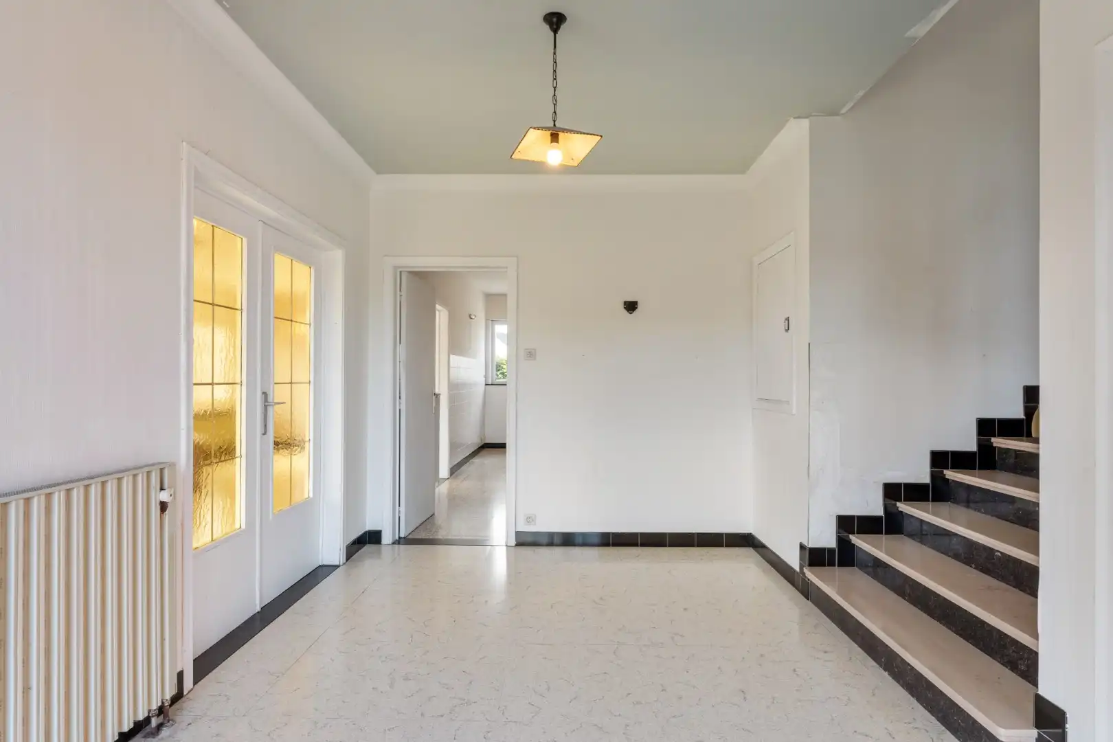 Ruime gezinswoning op een perceel van 9a60ca met 4 slaapkamers en een inpandige garage nabij het centrum van Opoeteren foto 2