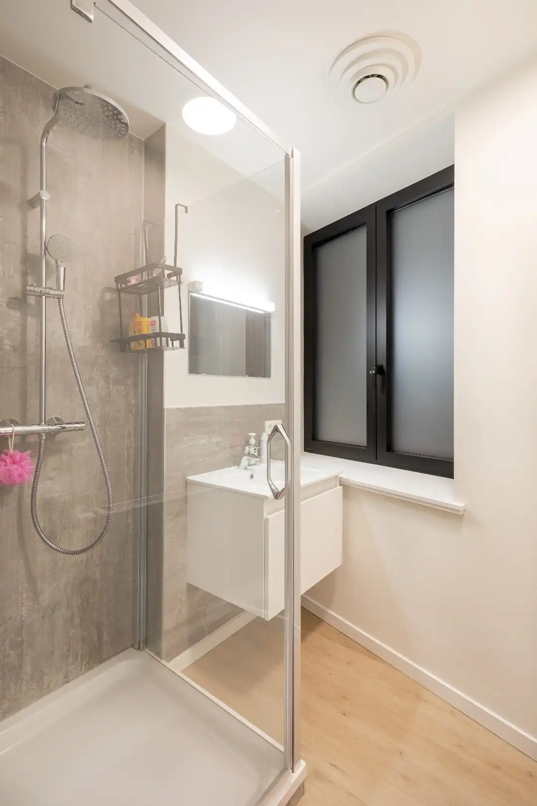 Bemeubelde studentenkamer in hartje Leuven  foto 6