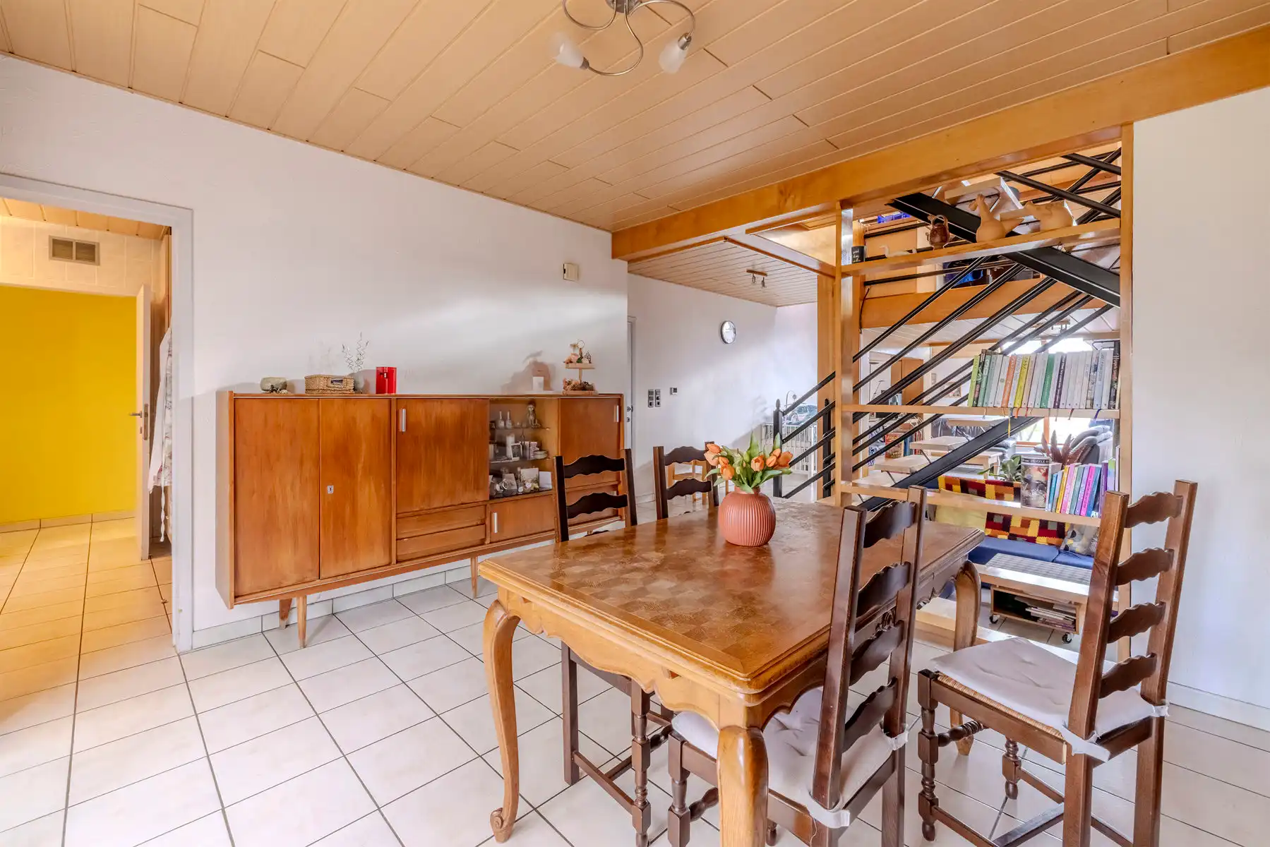 OB met 4 slpk, garage en tuin gelegen in doodlopende straat foto 8