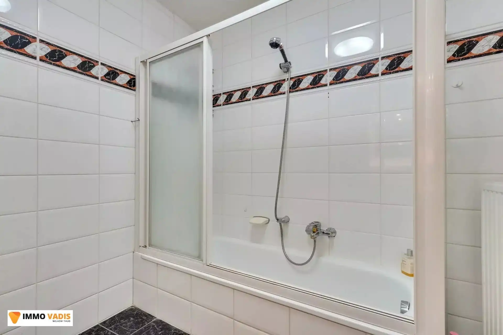 Ruim appartement in centrum Bilzen met Garagebox foto 11