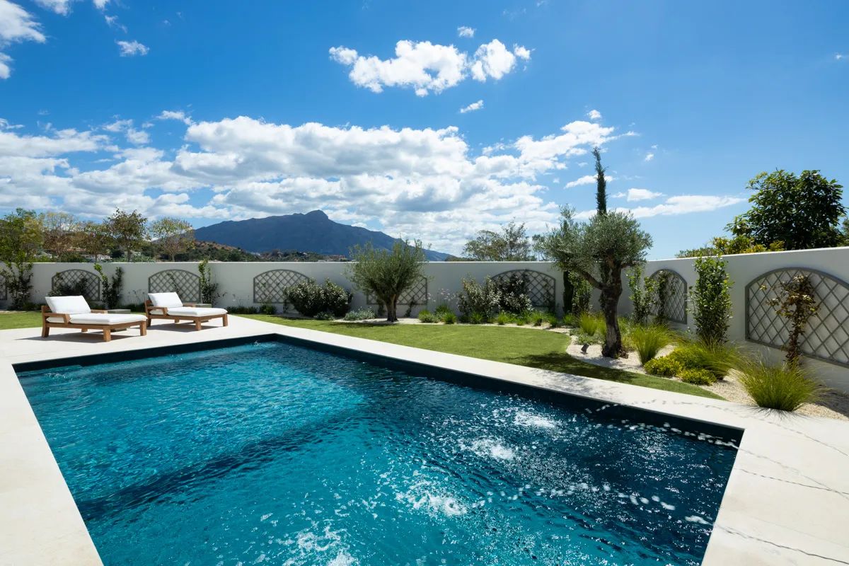 Exclusieve villa met ruim perceel – luxe, ruimte en sereniteit foto 2
