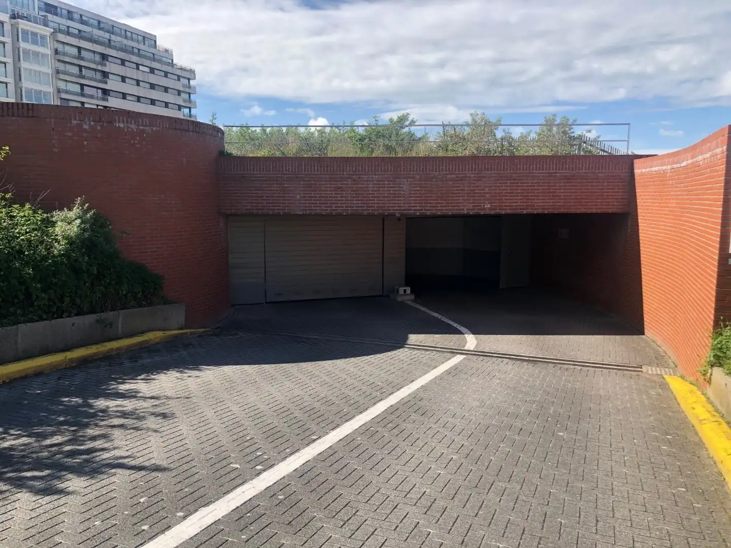 Ruime garagebox op een absolute topligging te Duinbergen foto 6