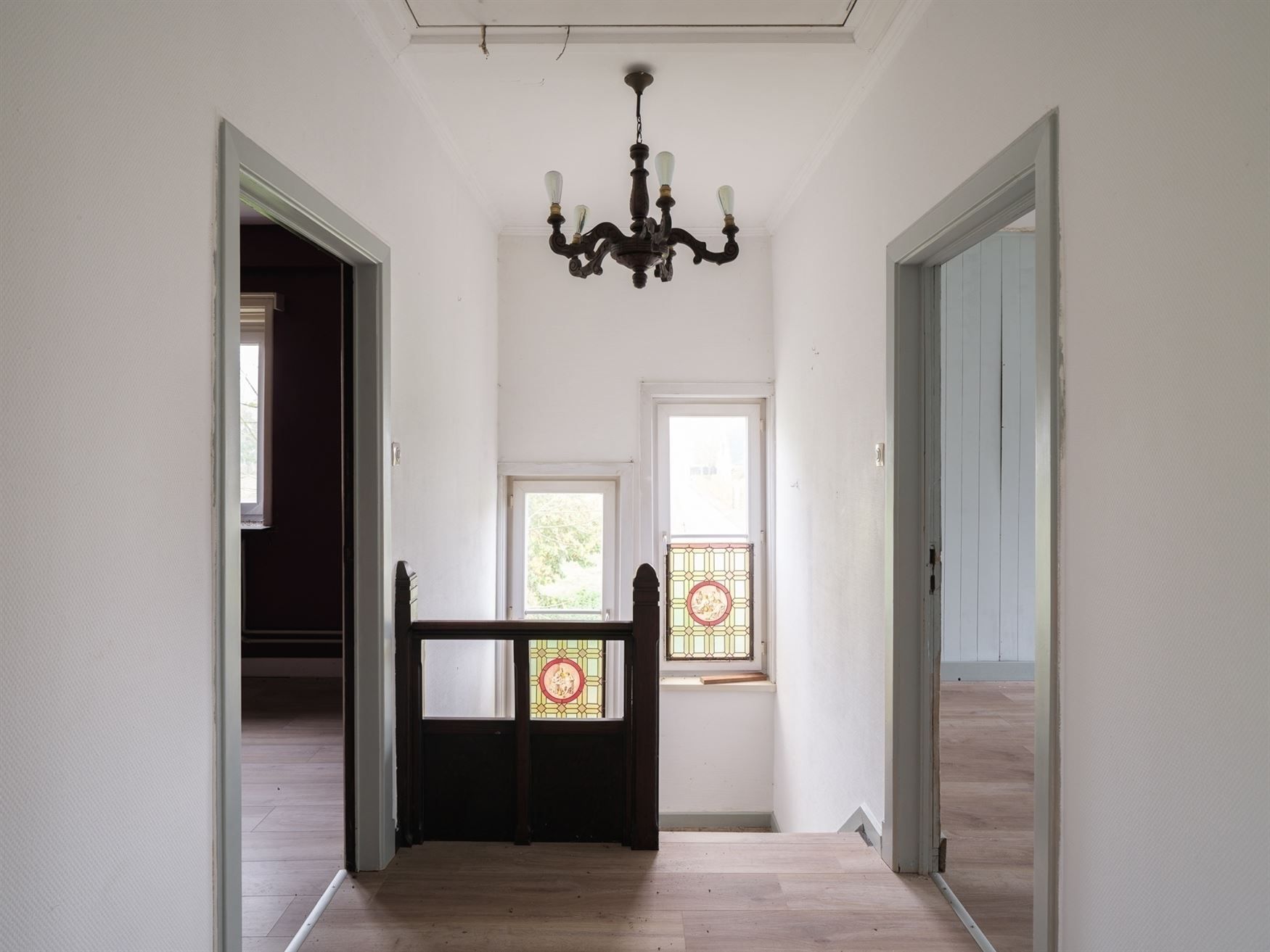 Karakterwoning met riante bijgebouwen foto 21