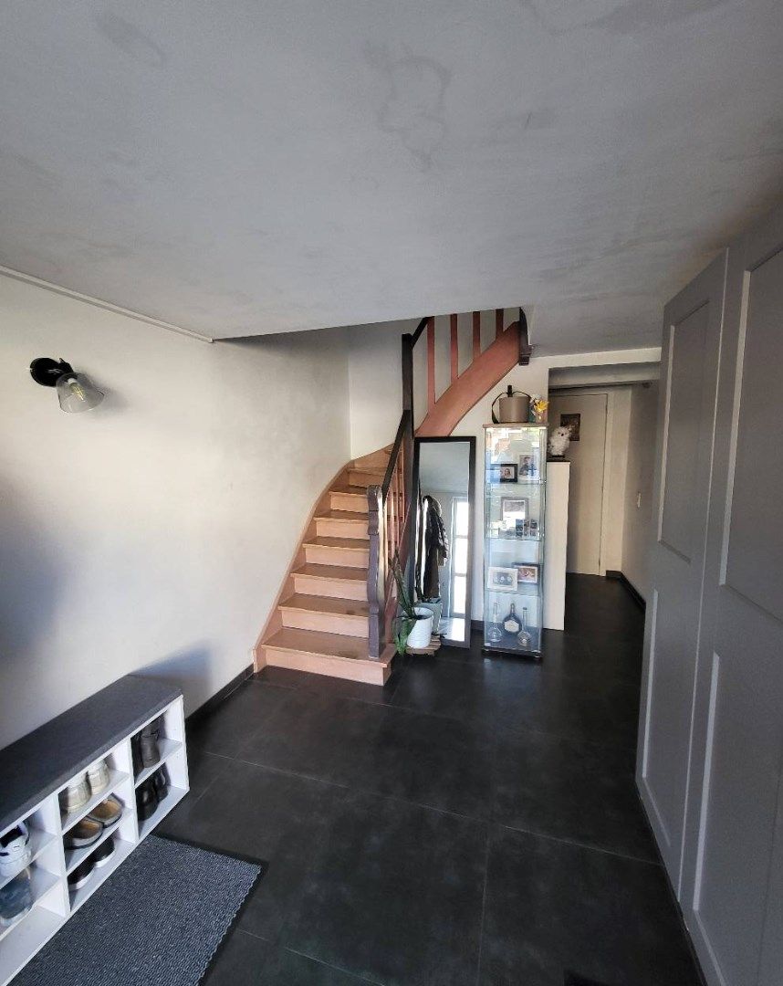 Ruime halfopen bel-etage woning met 4 slaapkamers en garage foto 3