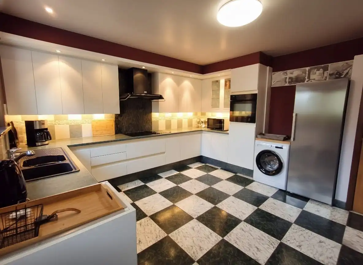 RUIME, GEZELLIGE WONING MET 4 SLAAPKAMERS EN TUIN foto 4