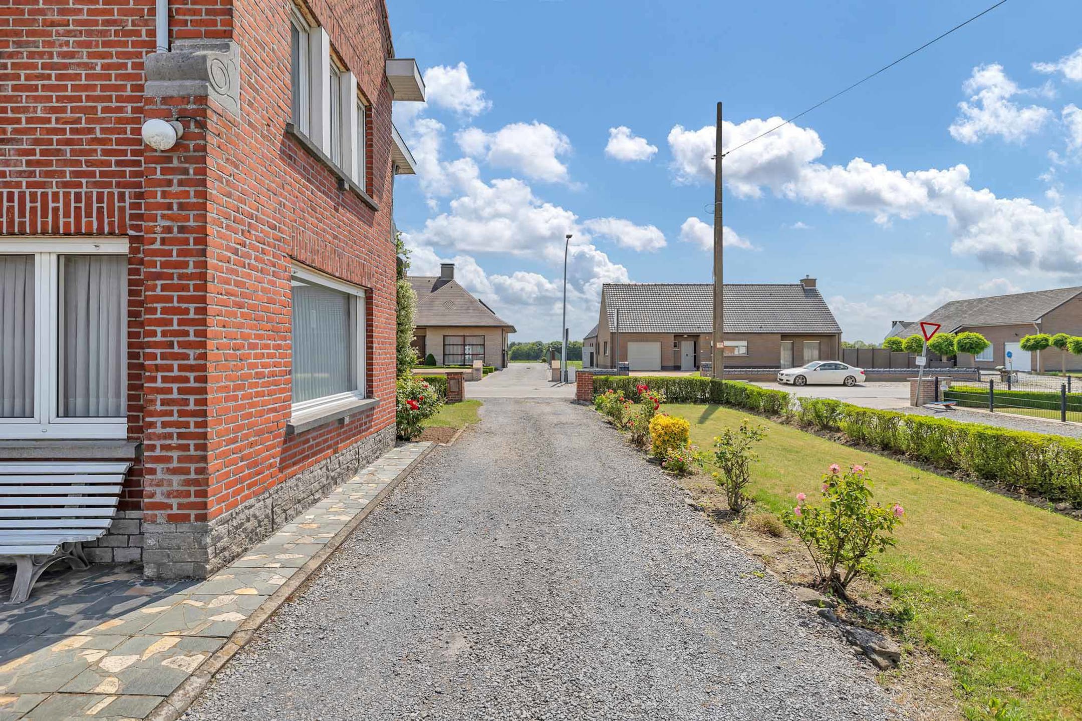 Rustig gelegen renovatieproject met verzicht achteraan foto 12