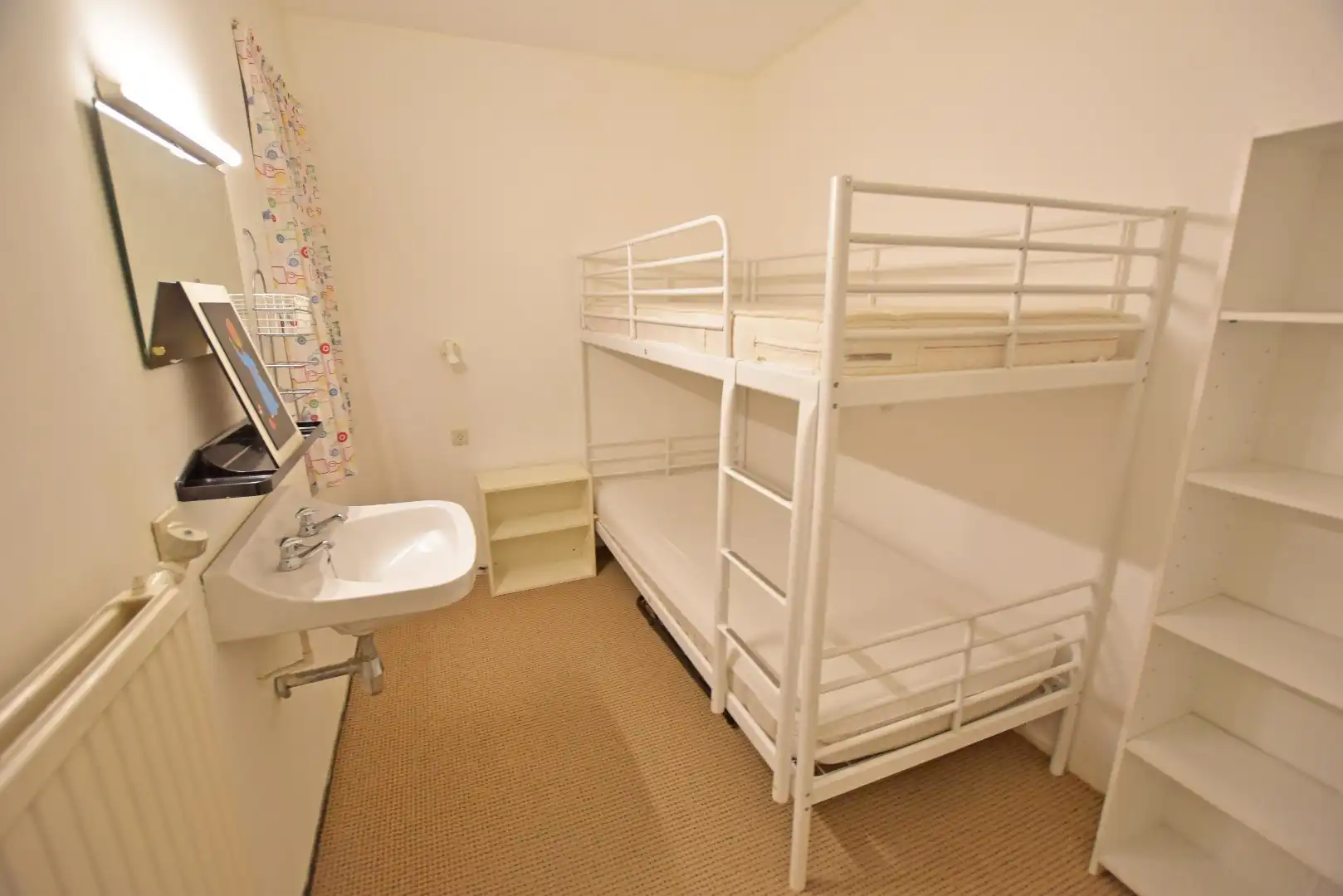 Gemeubeld appartement met zijdelings zeezicht nabij het Driehoeksplein foto 8