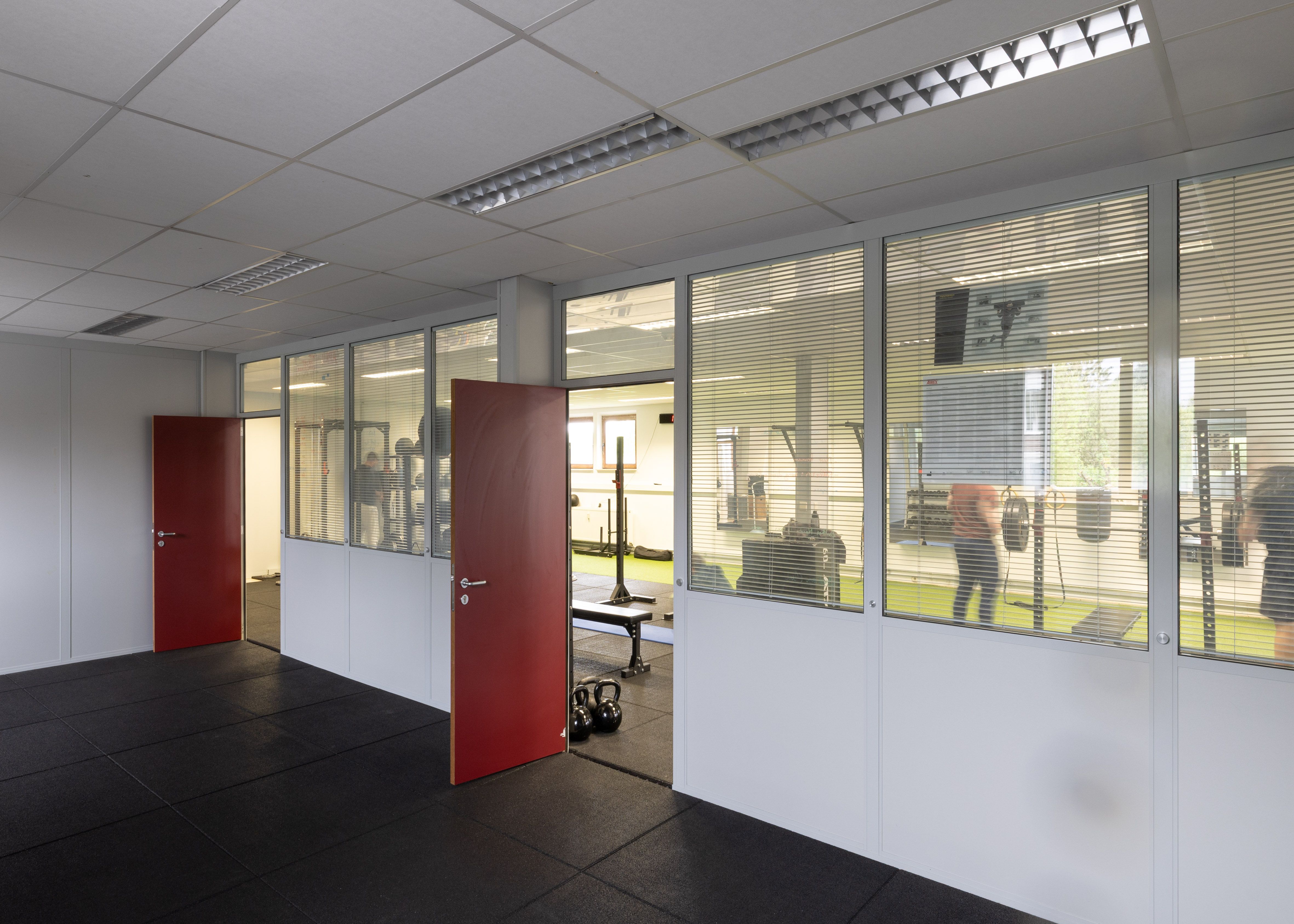 Loods + 5 vergunde woningen foto 5