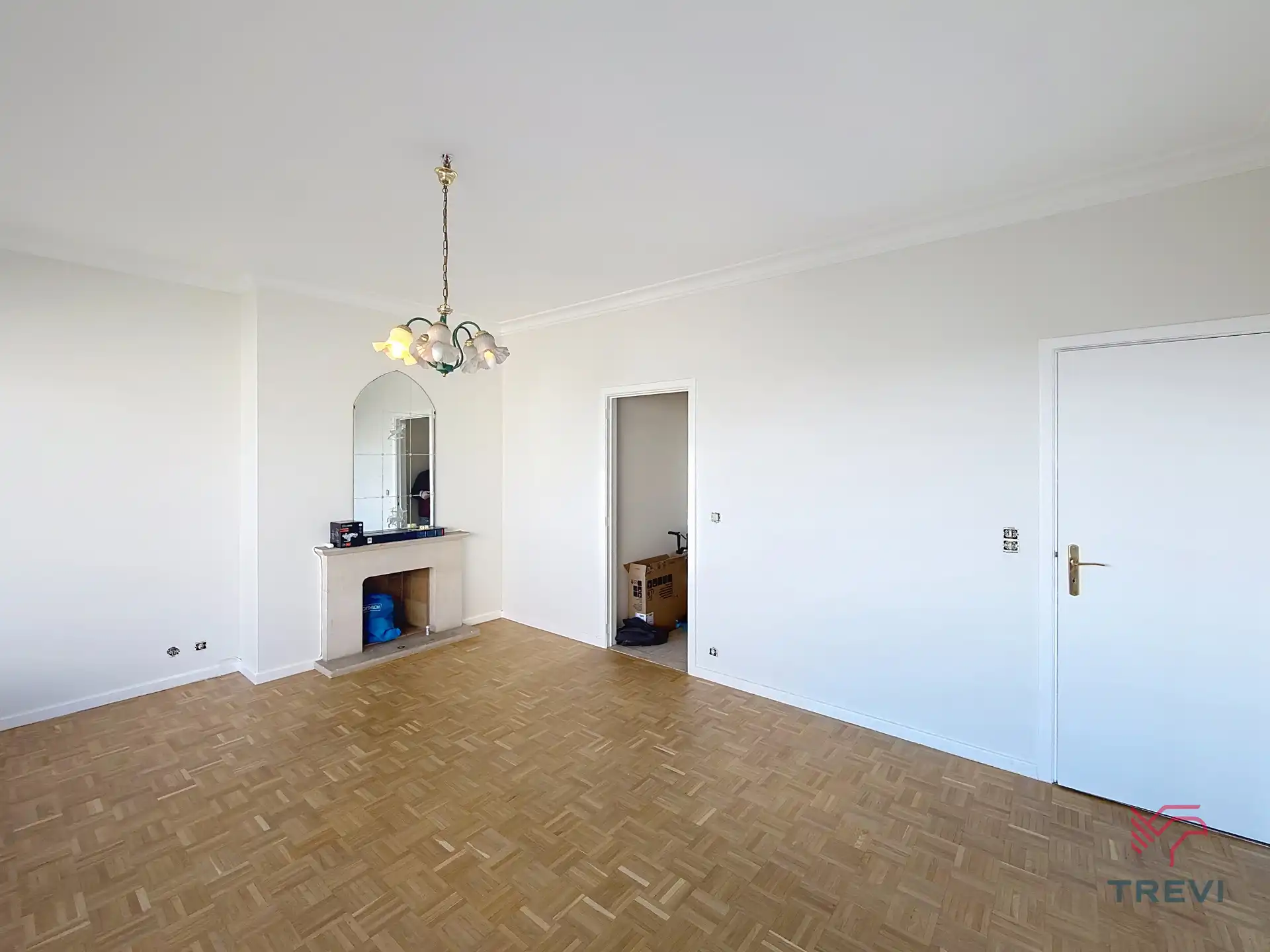 Opgefrist appartement met 1 slaapkamer op de Brugmannlaan ! foto 3