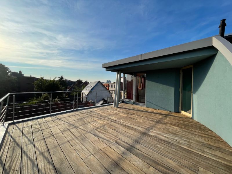 Stijlvolle studio met groot dakterras in hartje Gent foto {{pictureIndex}}