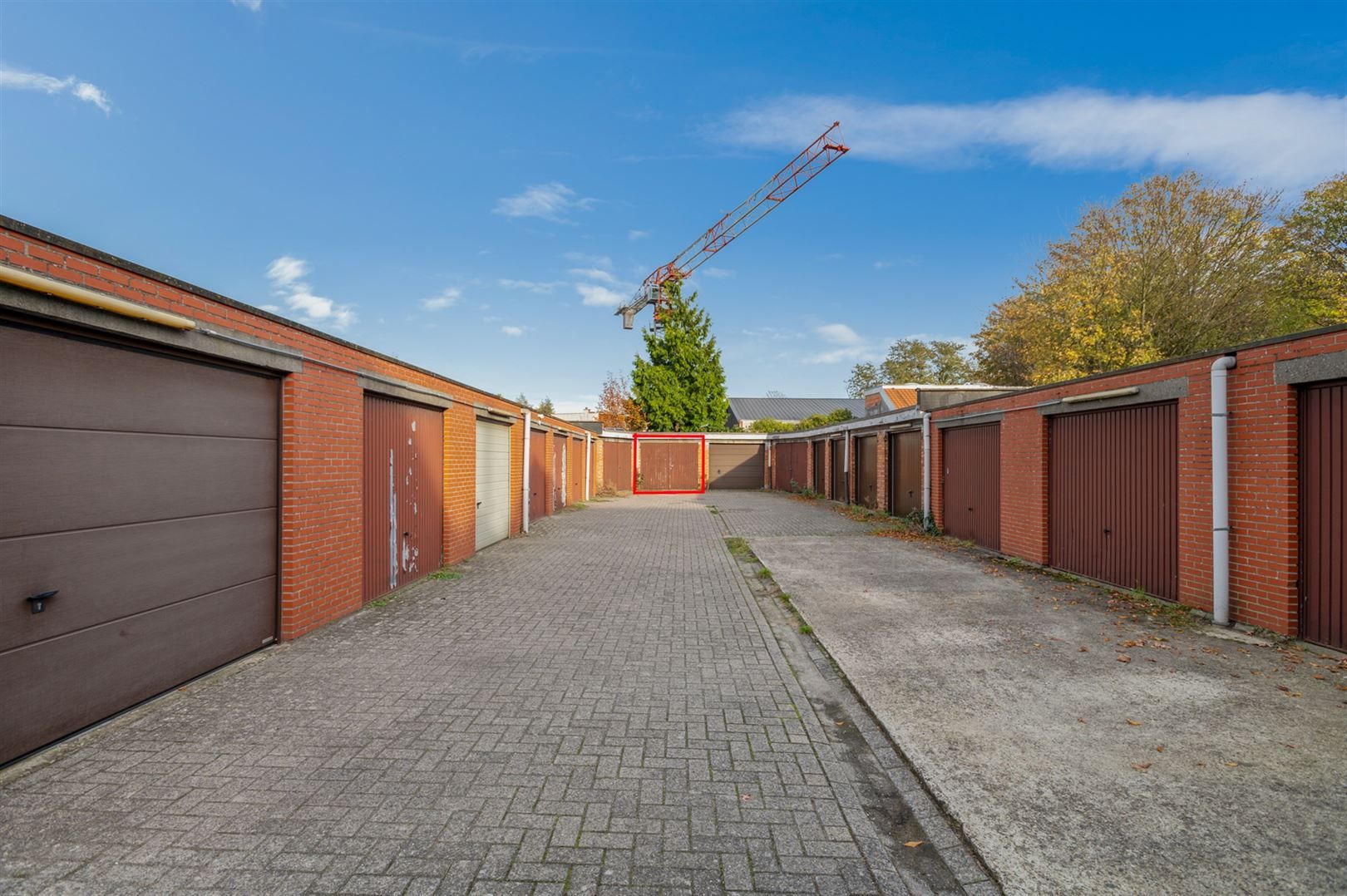 Te renoveren gelijkvloers appartement met garagebox foto 13
