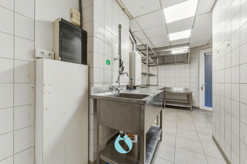 Opbrengsteigendom bestaande uit 8 entiteiten met parkeerplaatsen foto 5