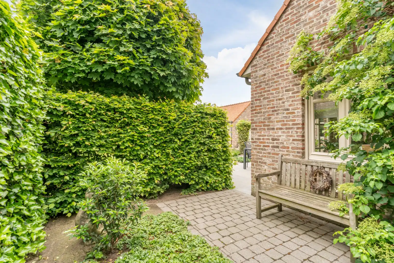 Stijlvolle, goed afgewerkte woning op een perceel van 6a32ca op een rustige locatie te Kinrooi!  foto 28