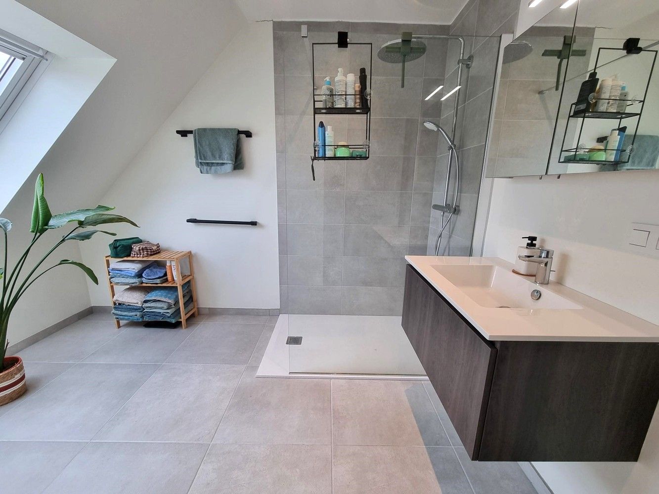 Ruim dakappartement van 95m² met zonnig, groot terras, kelderberging en parkeerplaats ondergronds. foto 10