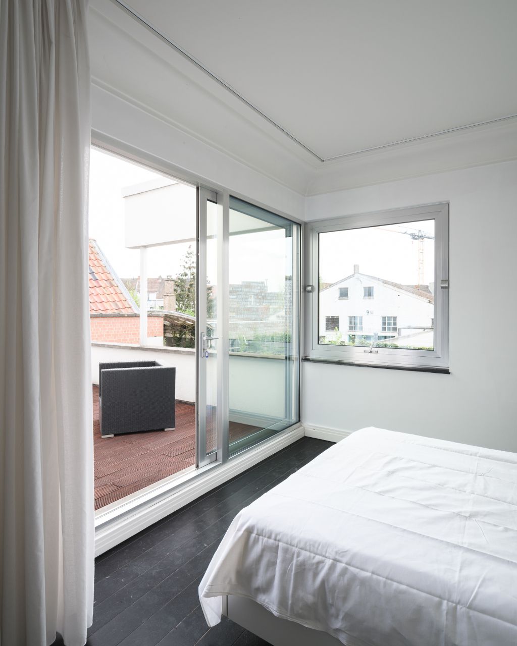 Bijzonder ruime & karaktervolle burgerwoning met zonnige stadstuin en extra bijwoonst in een hippe en opkomende buurt nabij Dok Noord. foto 19