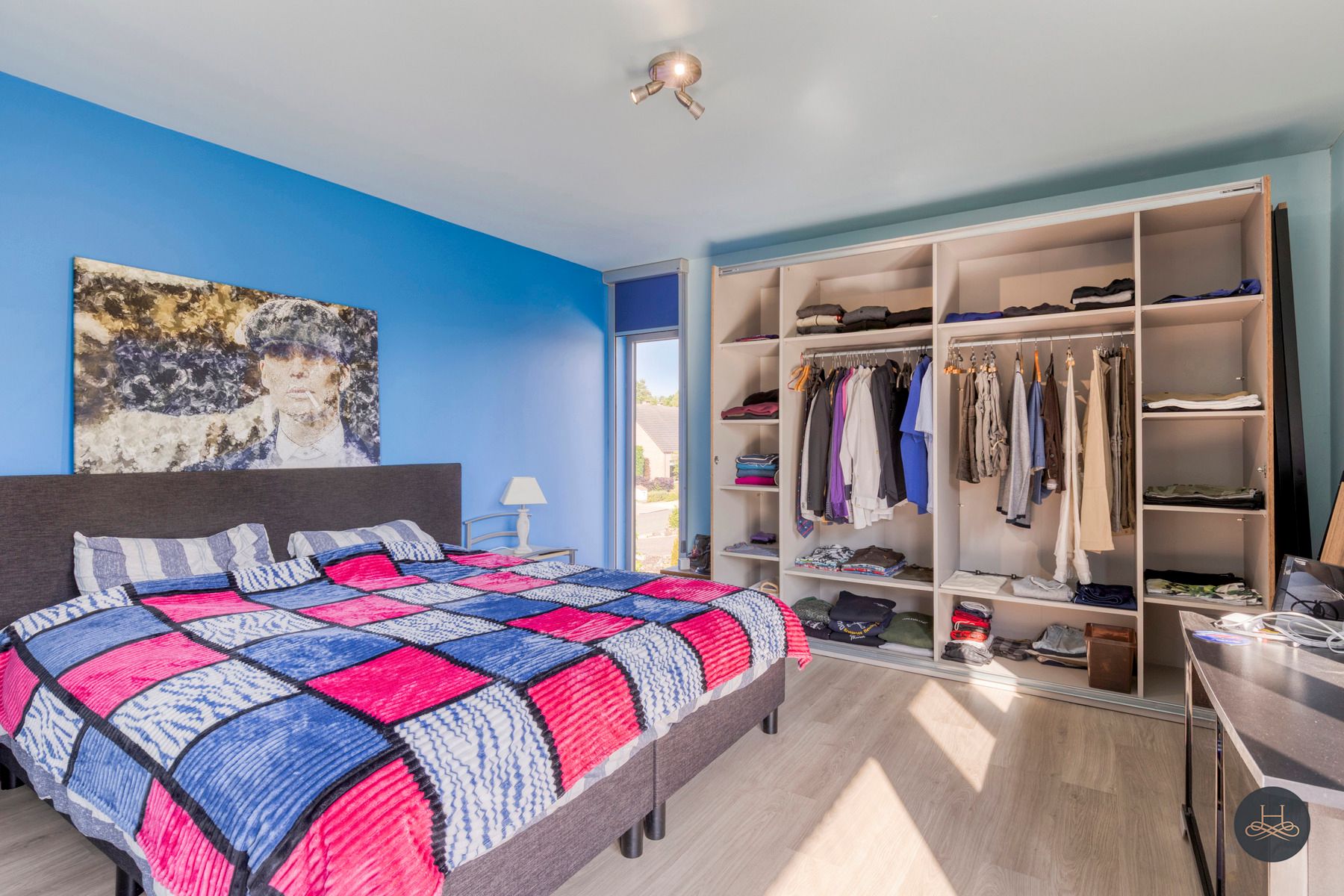 Ruime en recente woning met zwembad foto 15