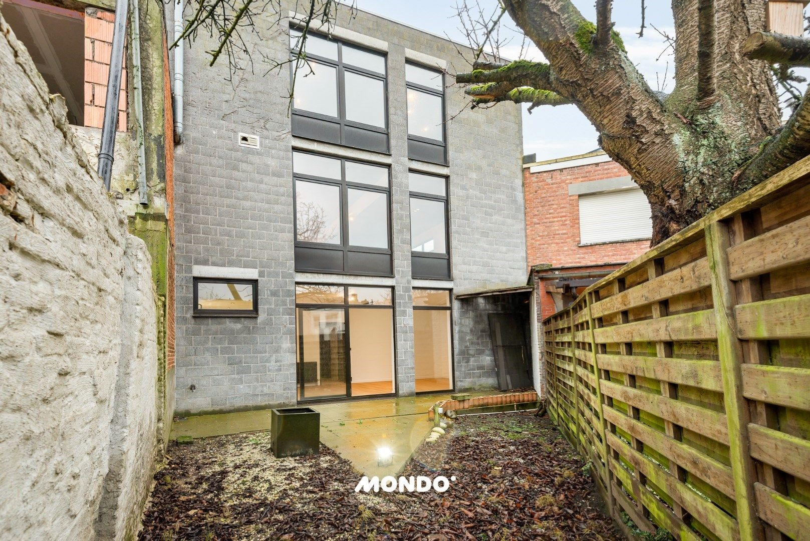 Unieke Loftwoning in Berchem: Ruimte, luxe en toplocatie foto 13
