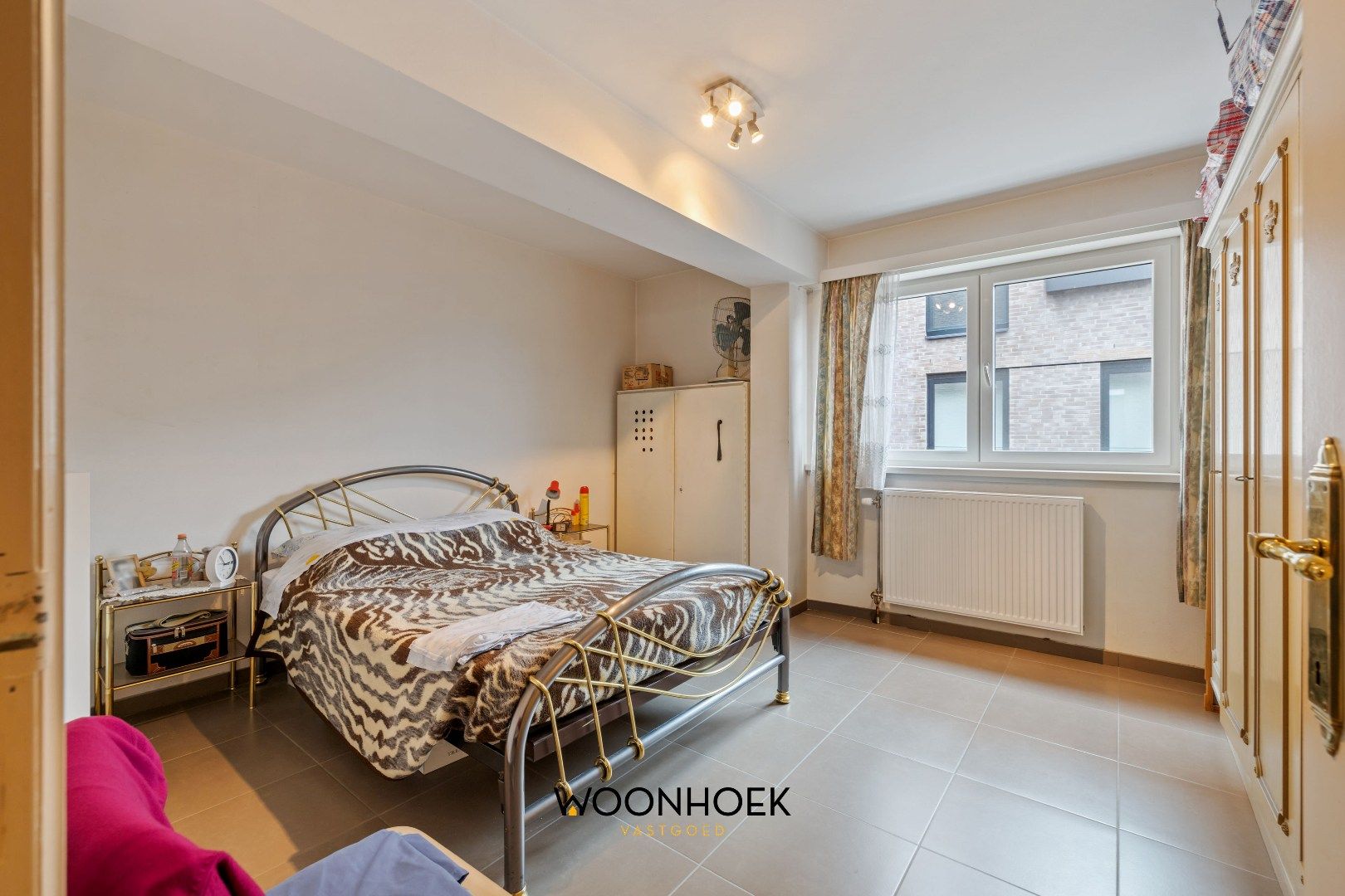 Residentieel gelegen appartement aan de Markt te Zelzate foto 12