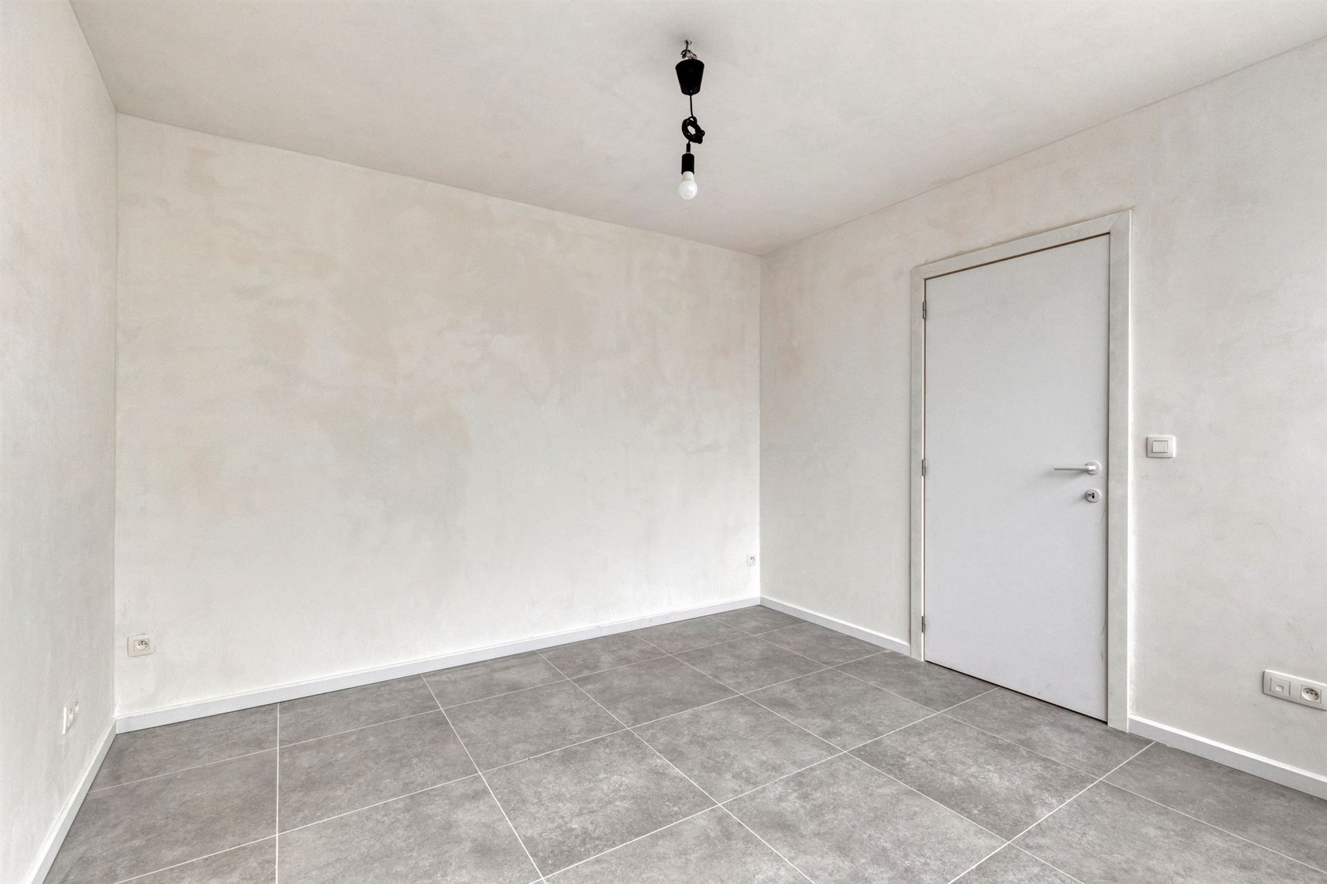 Vernieuwbouw appartement 2025 met aparte privatieve toegang foto 8