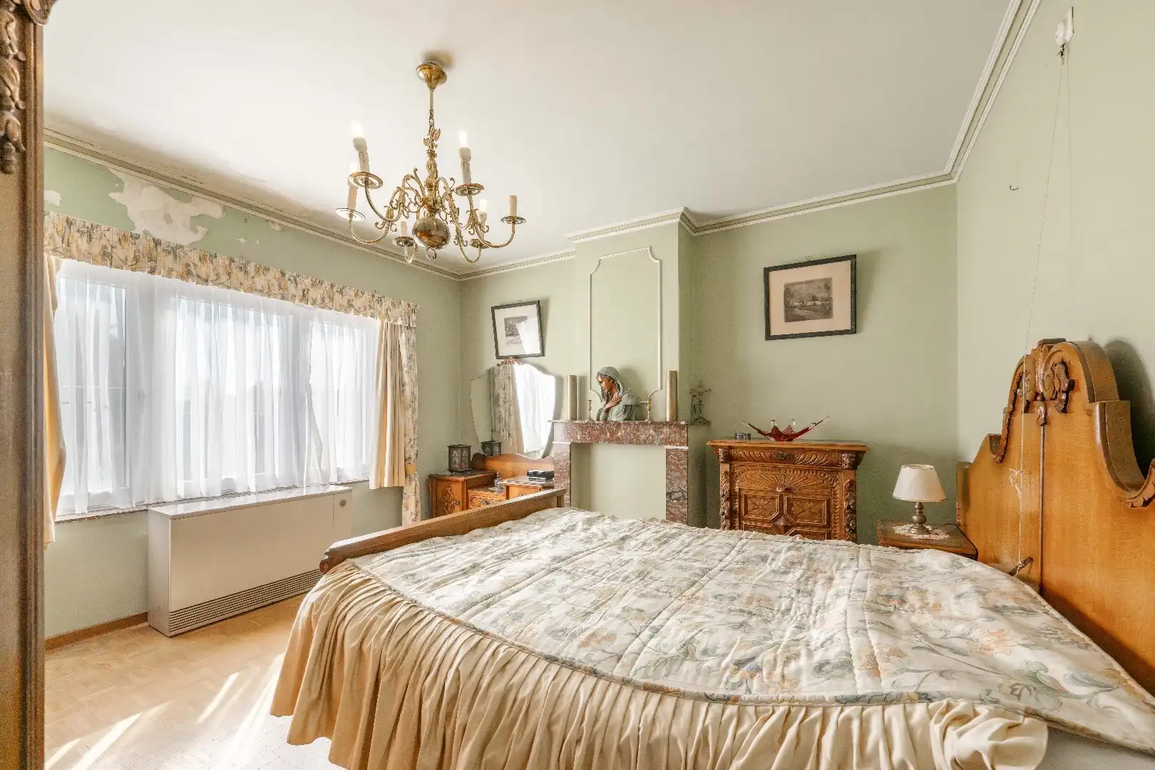 RUSTIG GELEGEN WONING MET DUBBELE GARAGE EN UITWEG!! foto 16