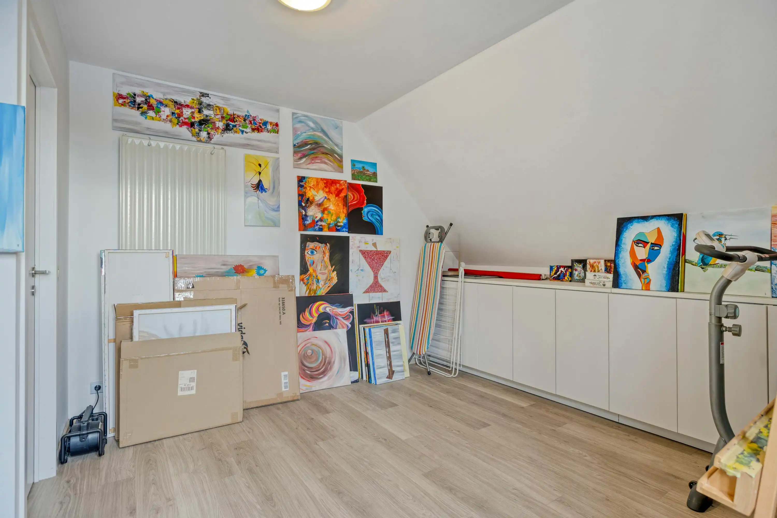 Afgewerkt huis te koop in Ieper met 3 kamers, tuin en garage foto 26