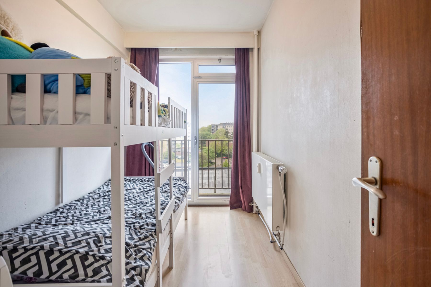 Lichtrijk appartement met 3 slaapkamers en balkon foto 13
