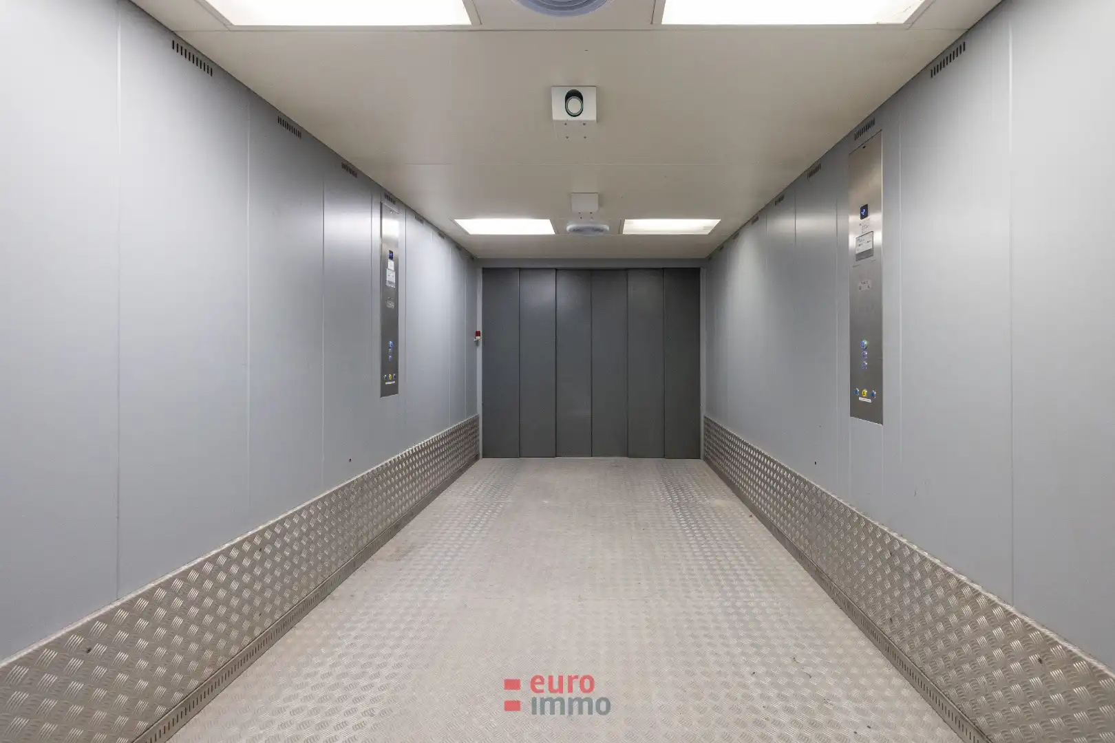 Vlot inrijdbare autostaanplaats op centrale locatie in Nieuwpoort foto 4