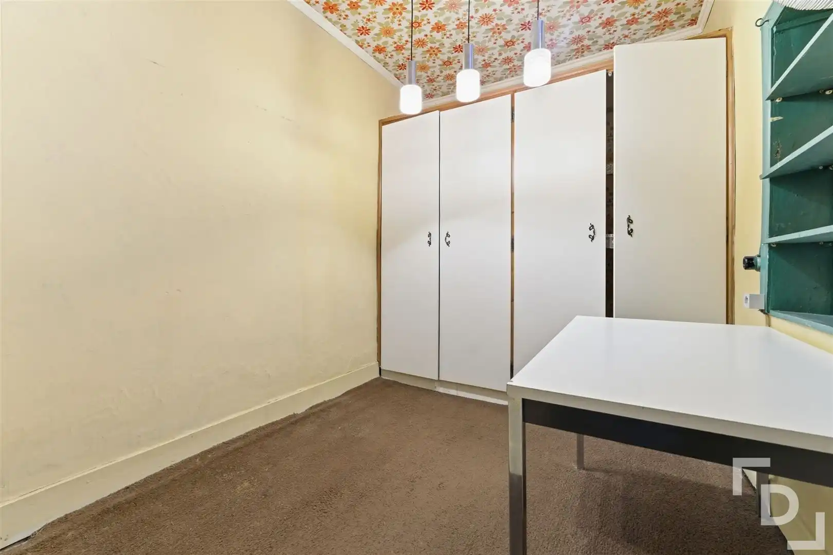 Te renoveren woning met inpandige garage in centrum Watou foto 17