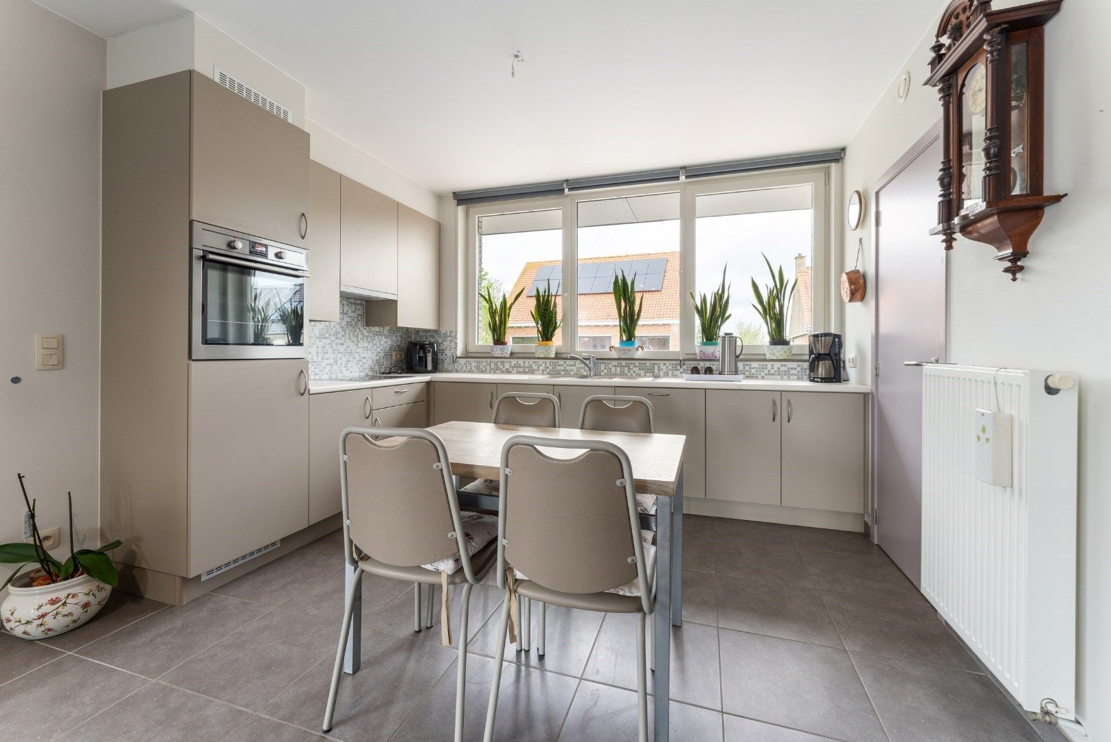 Recent 2-slaapkamer appartement (99m²) met ruim terras te Leke!  foto 8
