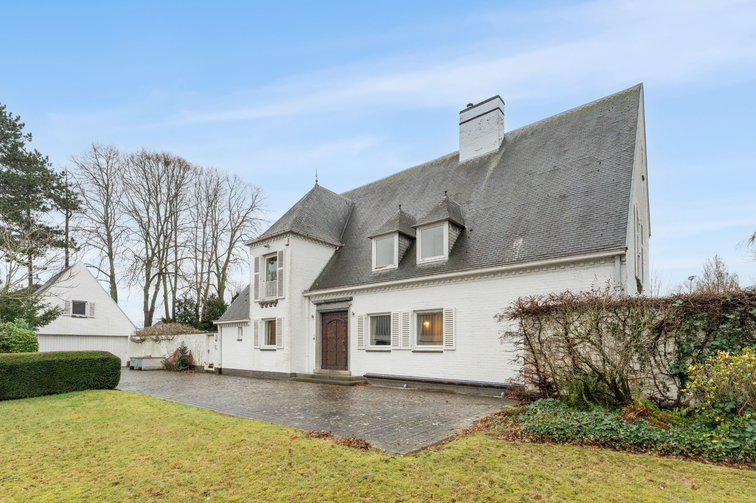 Charmante en ruime te renoveren villa op een perceel van 2.092m2 foto 2