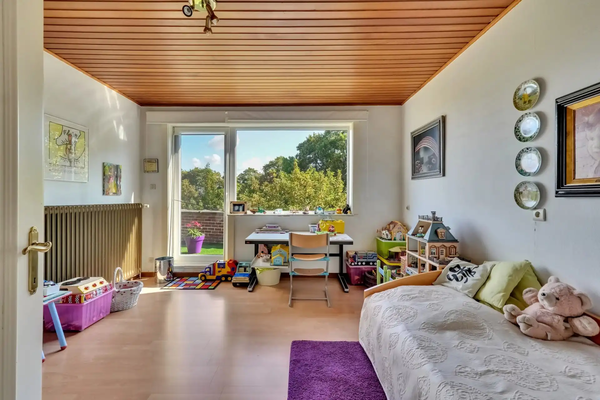 Ruim appartement met 4 slaapkamers foto 9