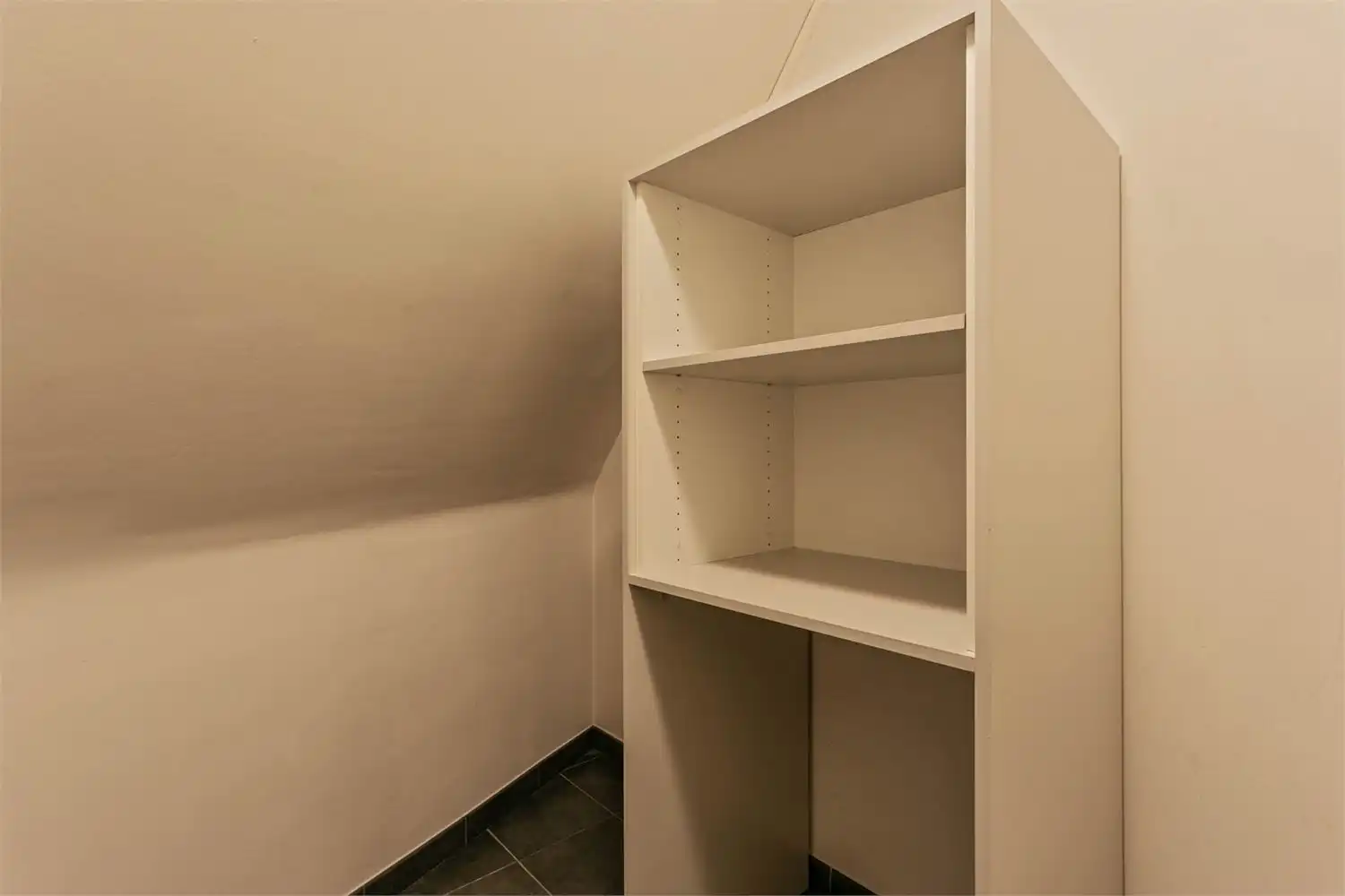 Instapklaar duplex dakappartement met terras in hartje Oostkamp foto 28