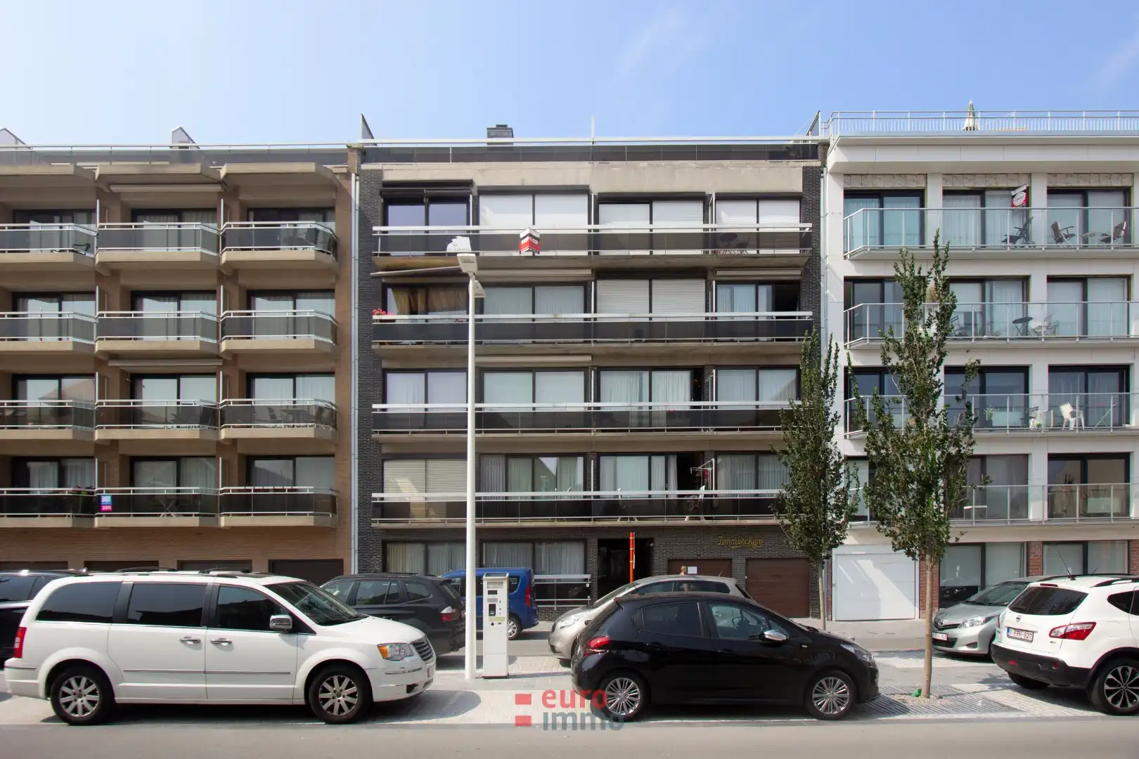 Centraal gelegen autostaanplaats in Nieuwpoort! foto {{pictureIndex}}