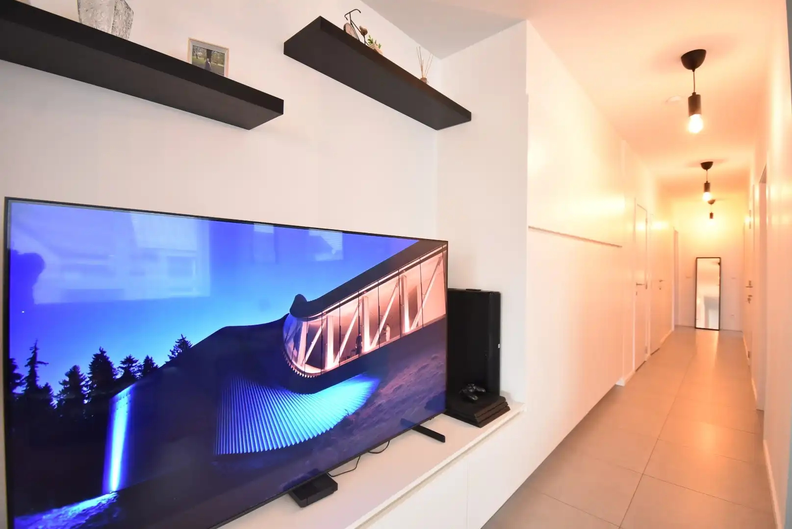 Knap en zeer degelijk afgewerkt twee-slaapkamer appartement met terras in hartje Hoeselt foto 14