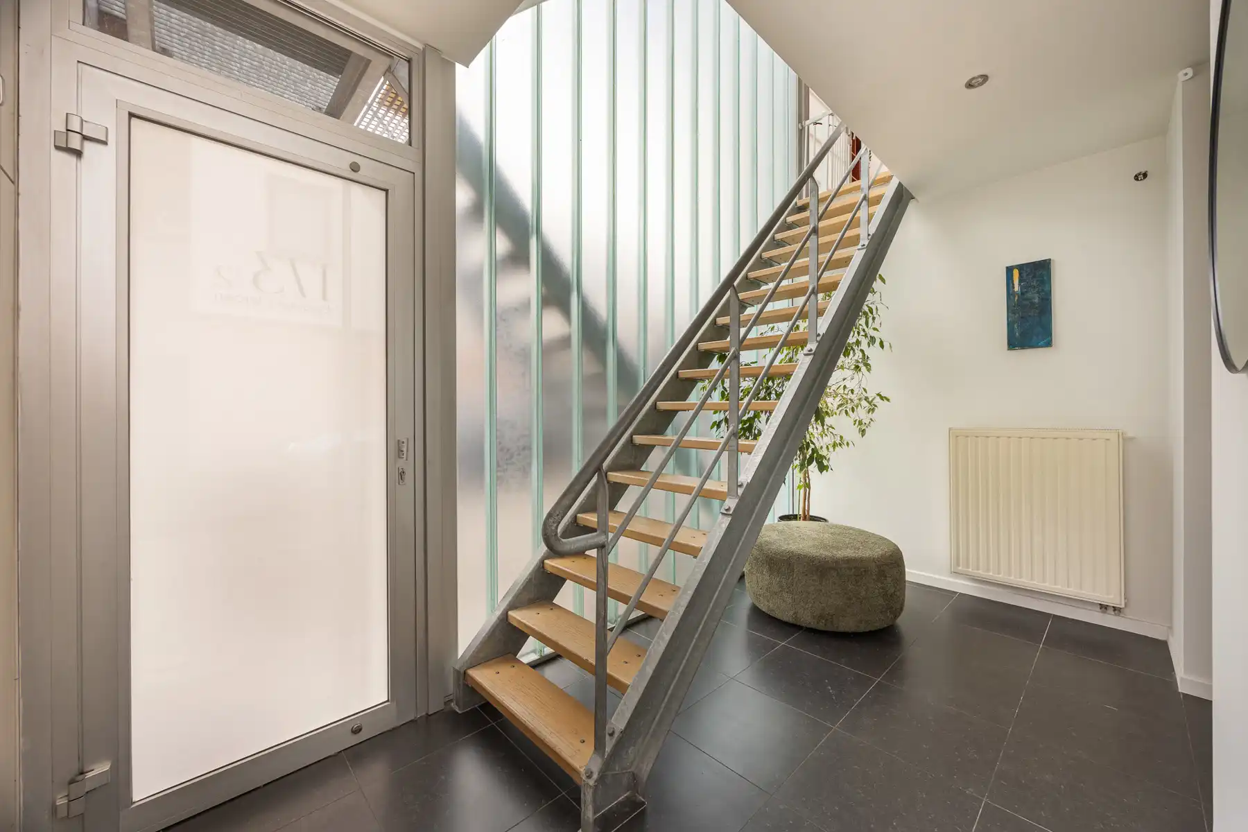 Duplex nabij centrum van Hoevenen – instapklaar & met garage foto 6