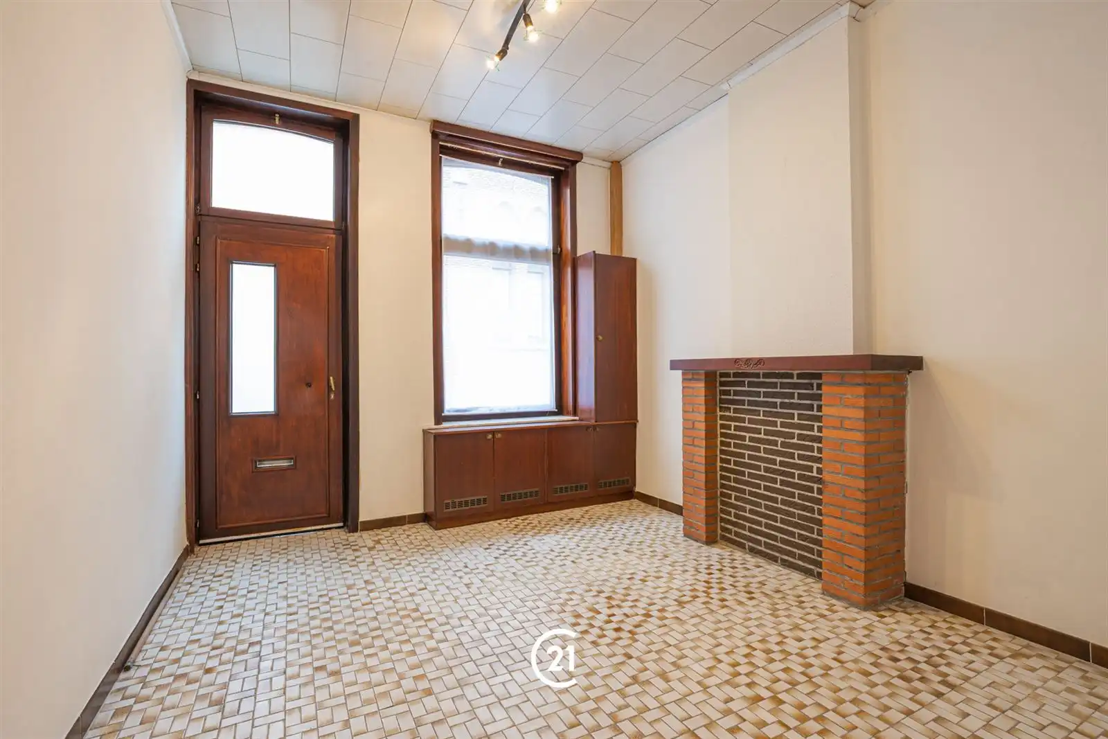 Instapklare woning in het centrum van Zottegem! foto 2
