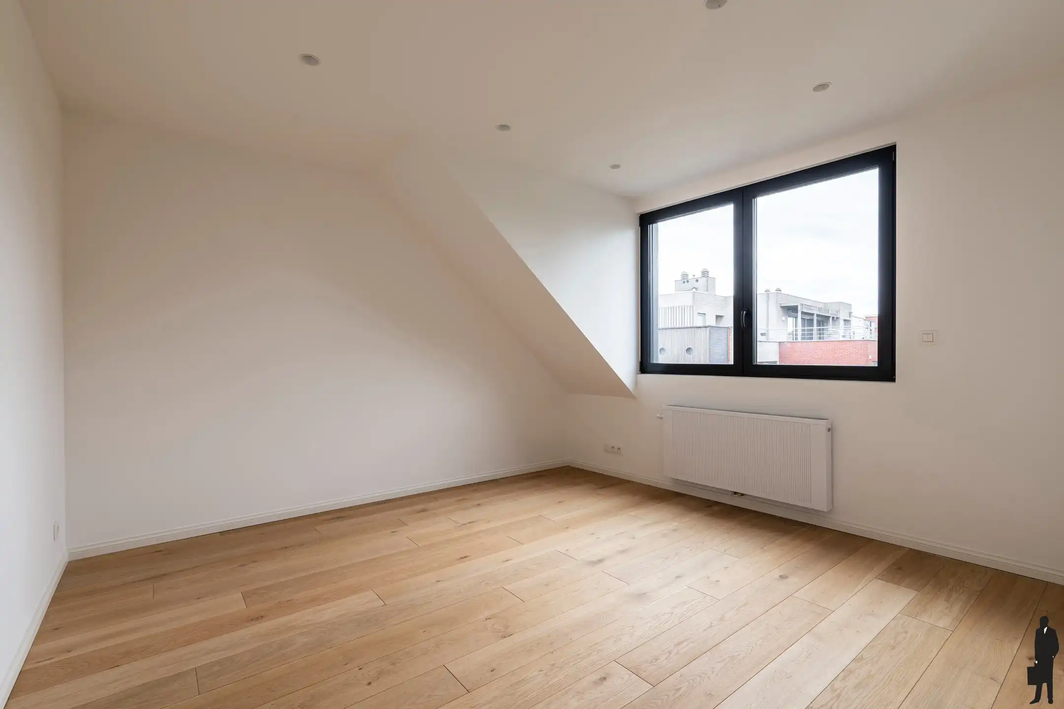 Luxe gerenoveerde woning met 4 slpk, 2 bdk en zonnige tuin foto 23