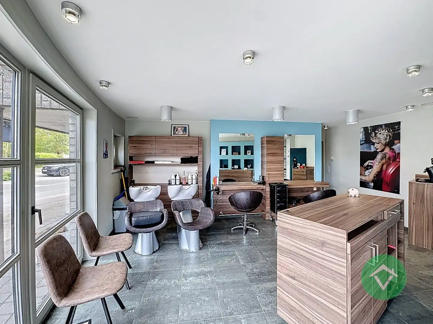 Volledig gerenoveerd handelspand met woonst en garage te Koekelare foto 25