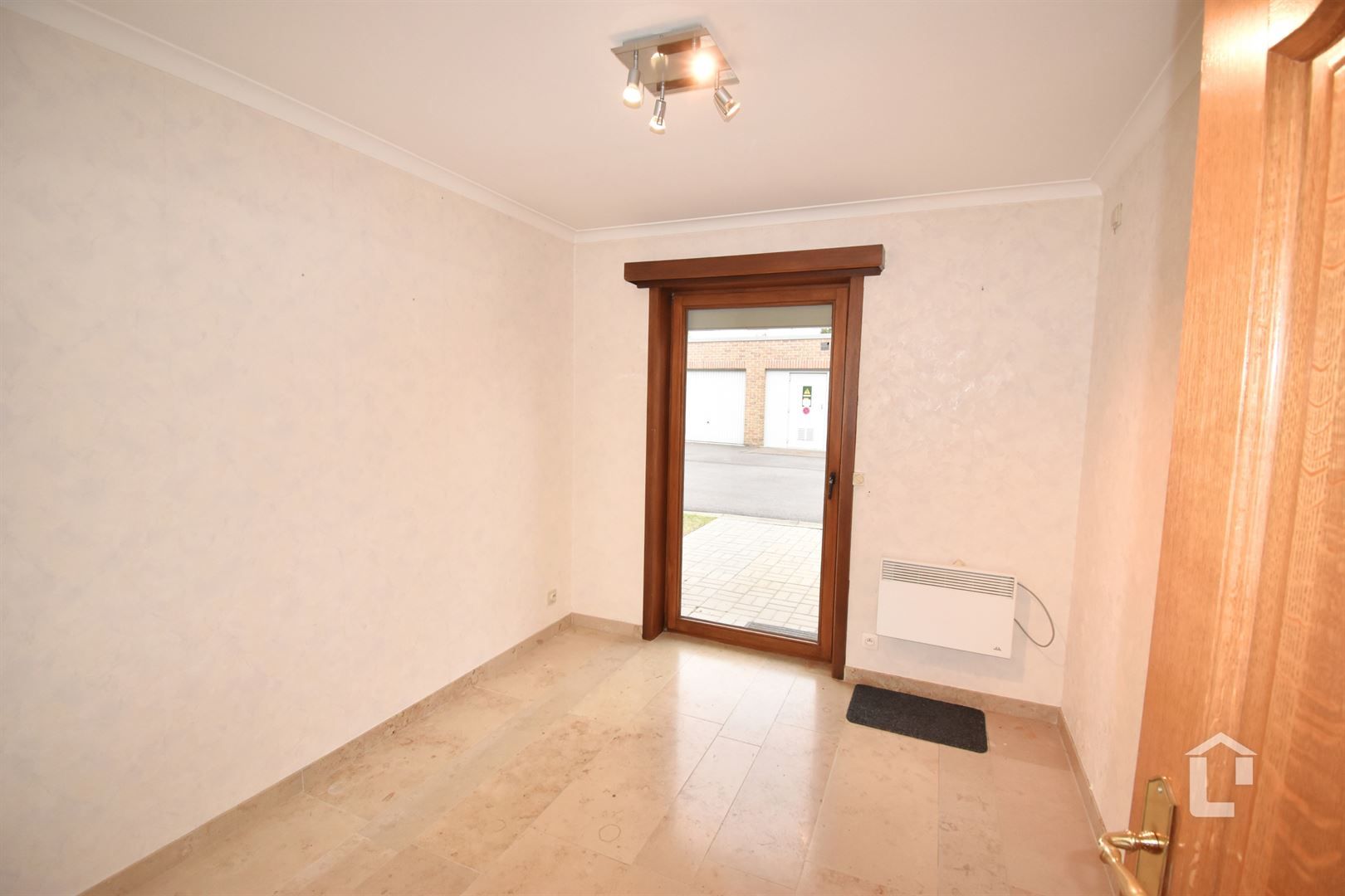 Ruim 3-slaapkamer appartement nabij het centrum van Nazareth foto 6