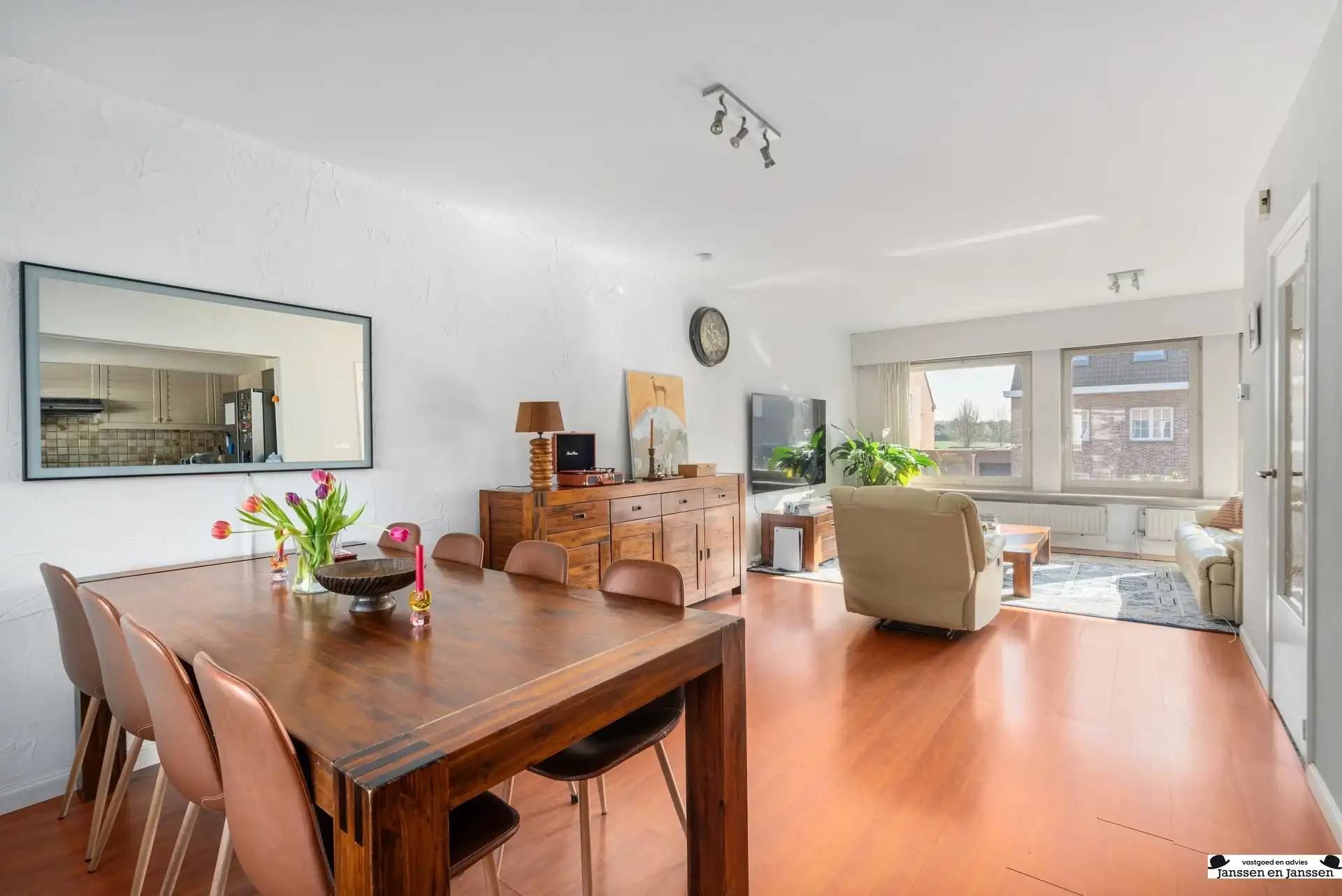 Instapklare bel-etage met zonnige tuin te Ekeren foto 3