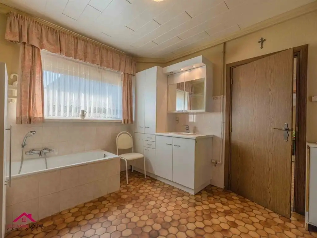 Te renoveren woning op ruim perceel foto 22