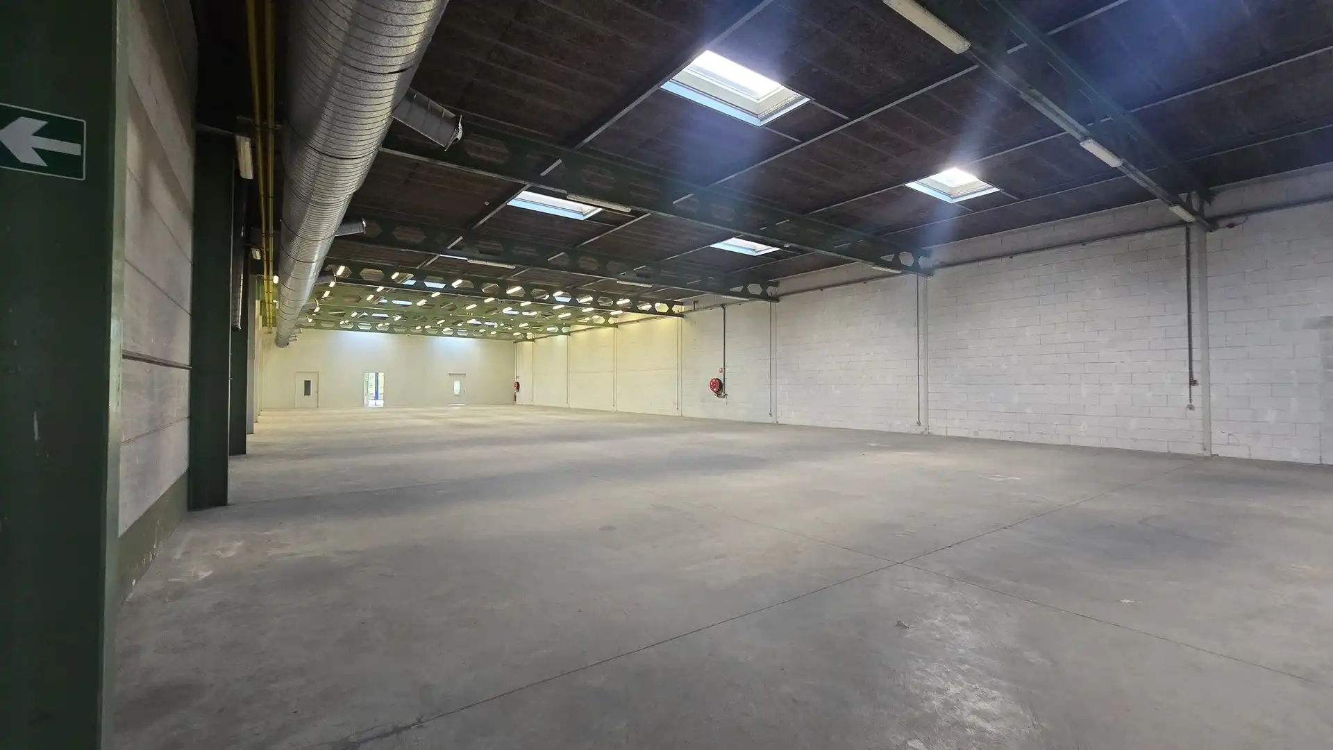 Bedrijfspand met showroom en magazijnen te huur Brusselsesteenweg, Herent foto 16
