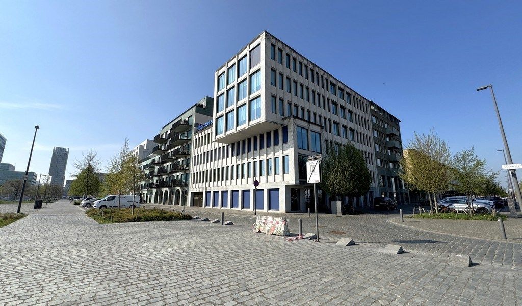 Instapklaar gemeubeld kantoor op 't Eilandje in Antwerpen foto {{pictureIndex}}