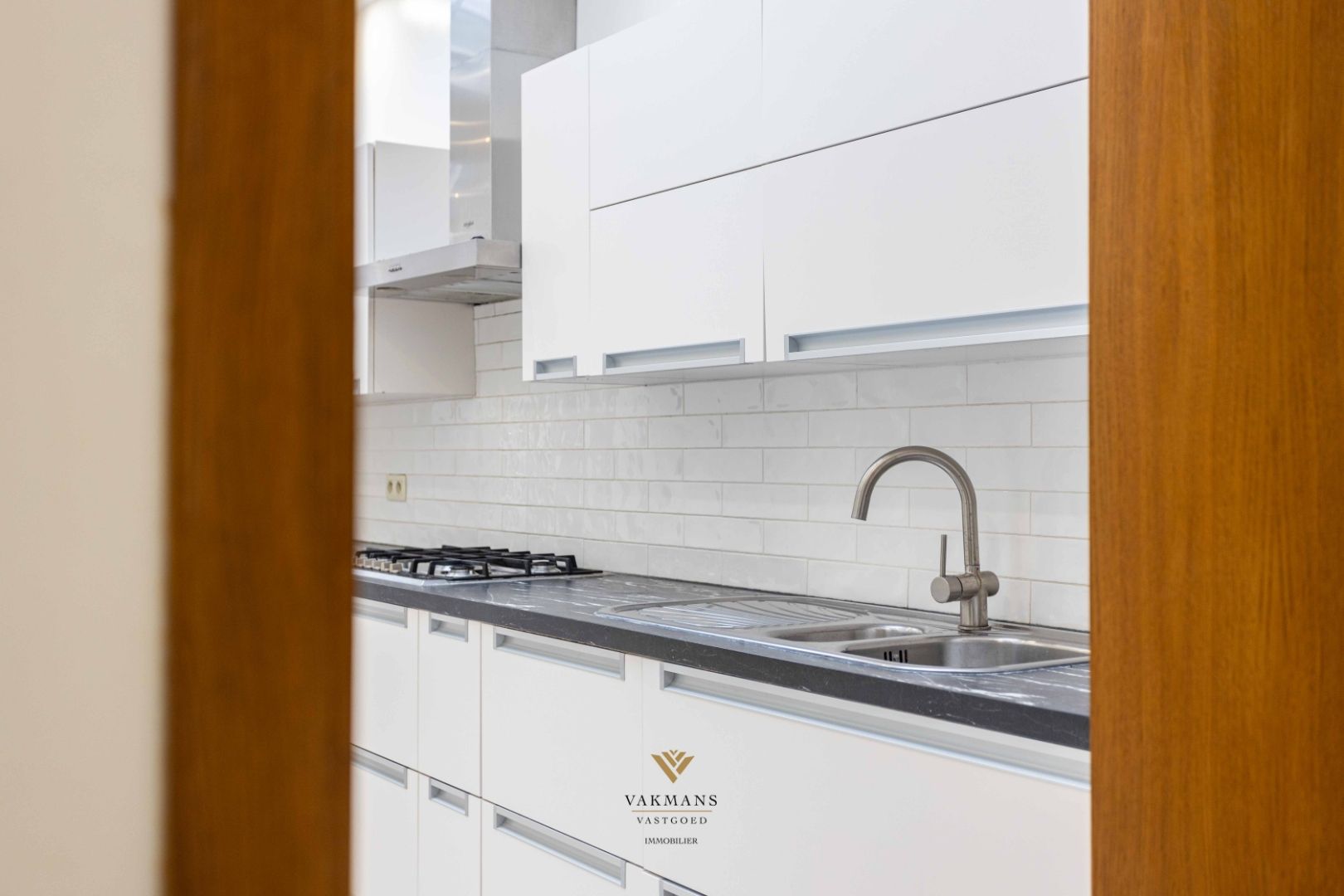 Ruime woning met 4 slaapkamers op rustige locatie foto 12