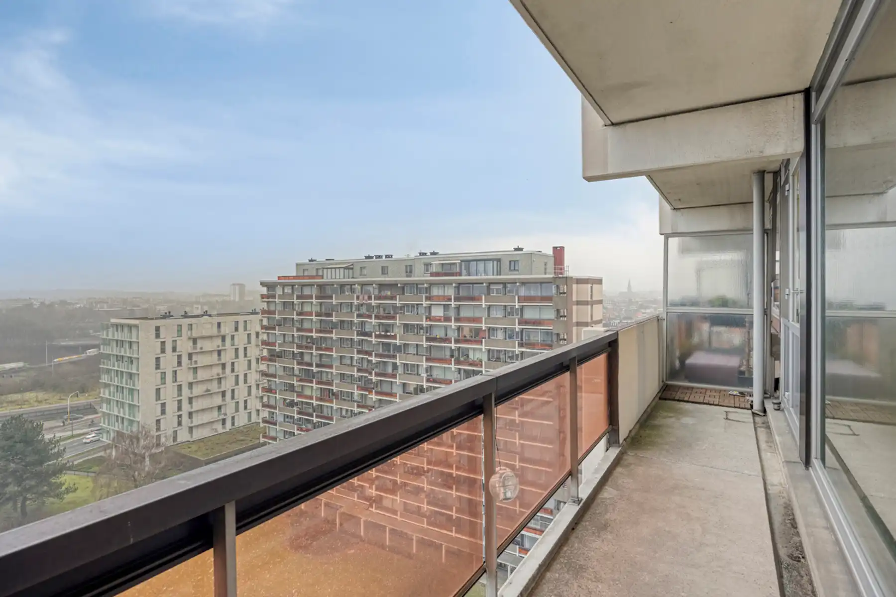 Instapklaar appartement met twee slaapkamers en een terras. foto 13