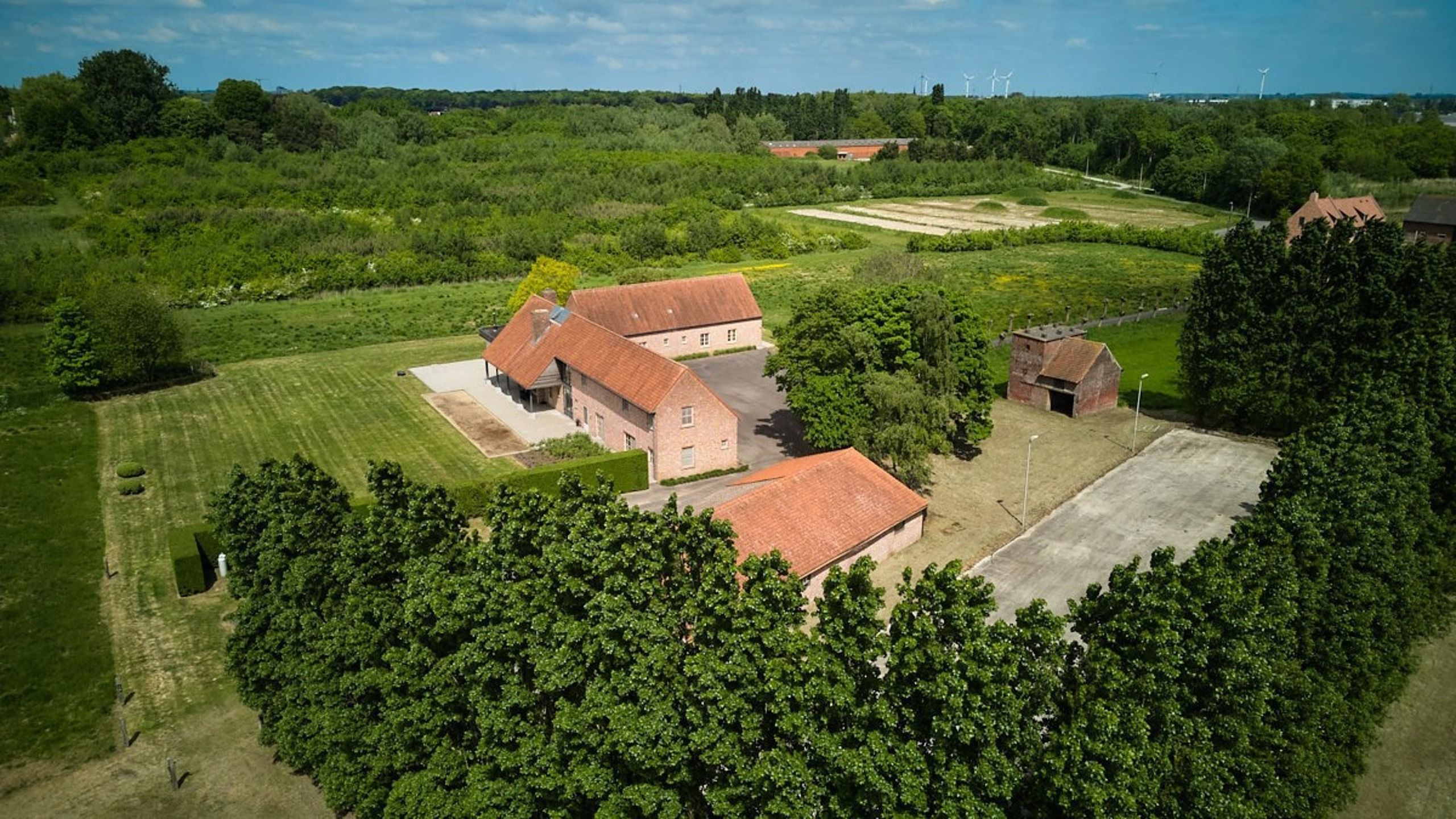 Prachtige hoevewoning met loods en bouwgrond op 2,7 hectare foto 5