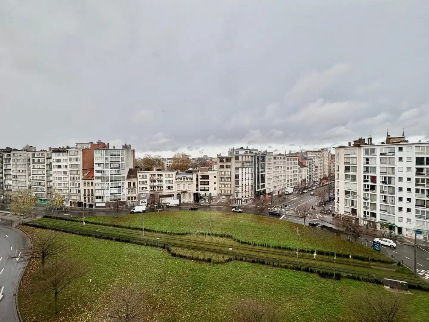 Te renoveren ruim 2-slpk appartement met staanplaats en kelder foto 17