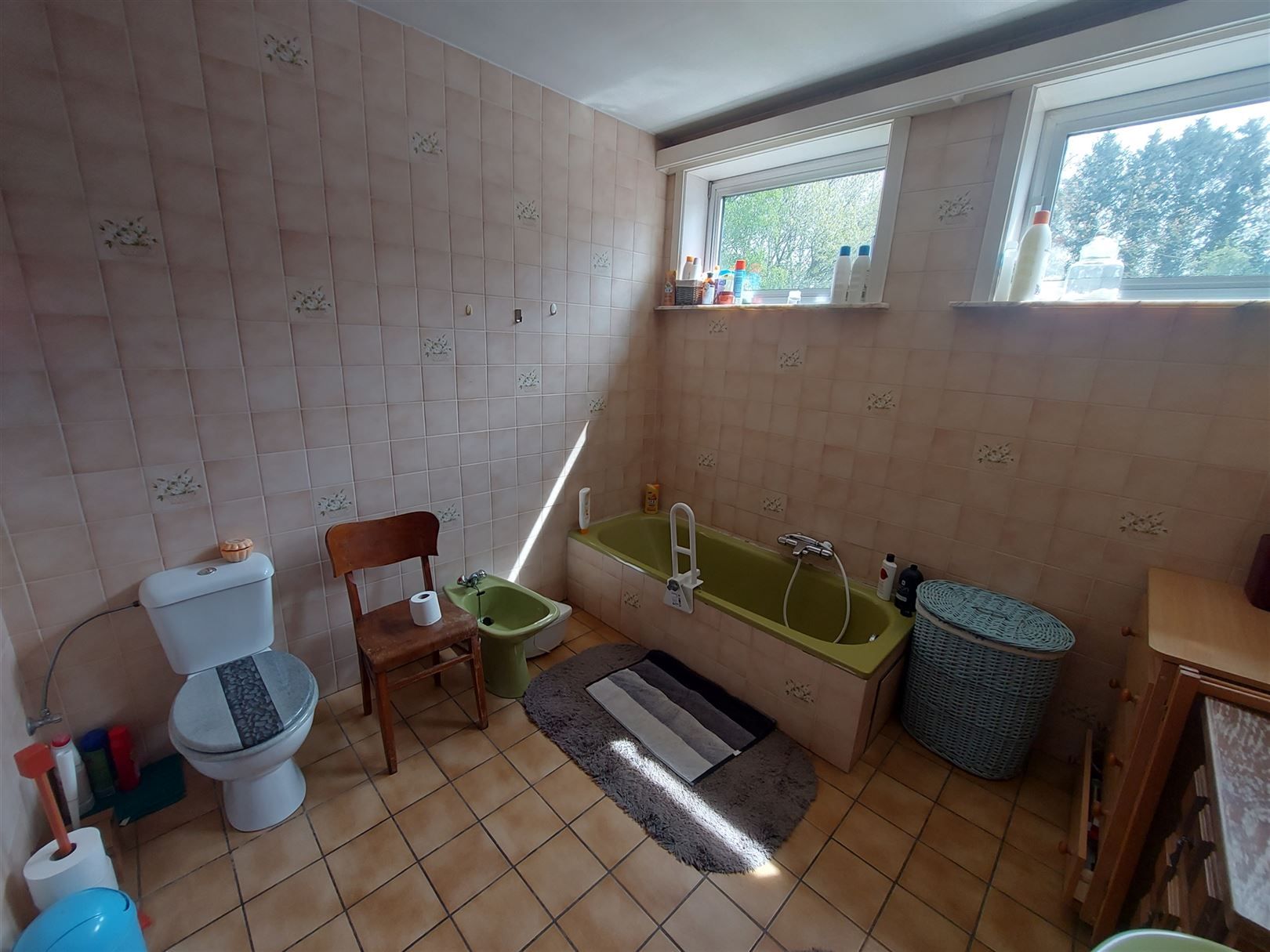 Veelzijdig renovatiepand met woonst en winkel Vloesberg foto 15