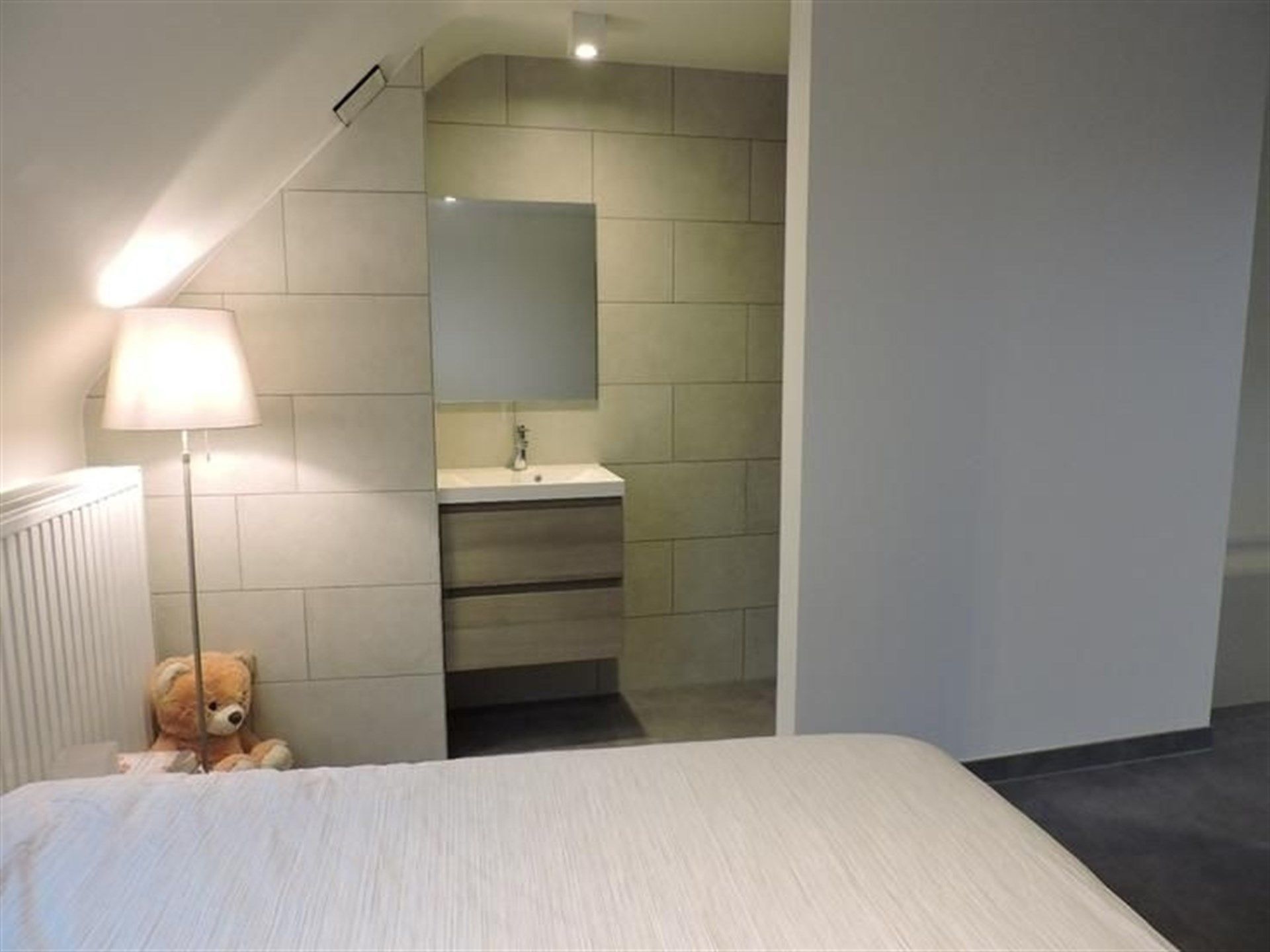 RUIM EN MODERN DUPLEX-APPARTEMENT IN OOSTERZELE  foto 17